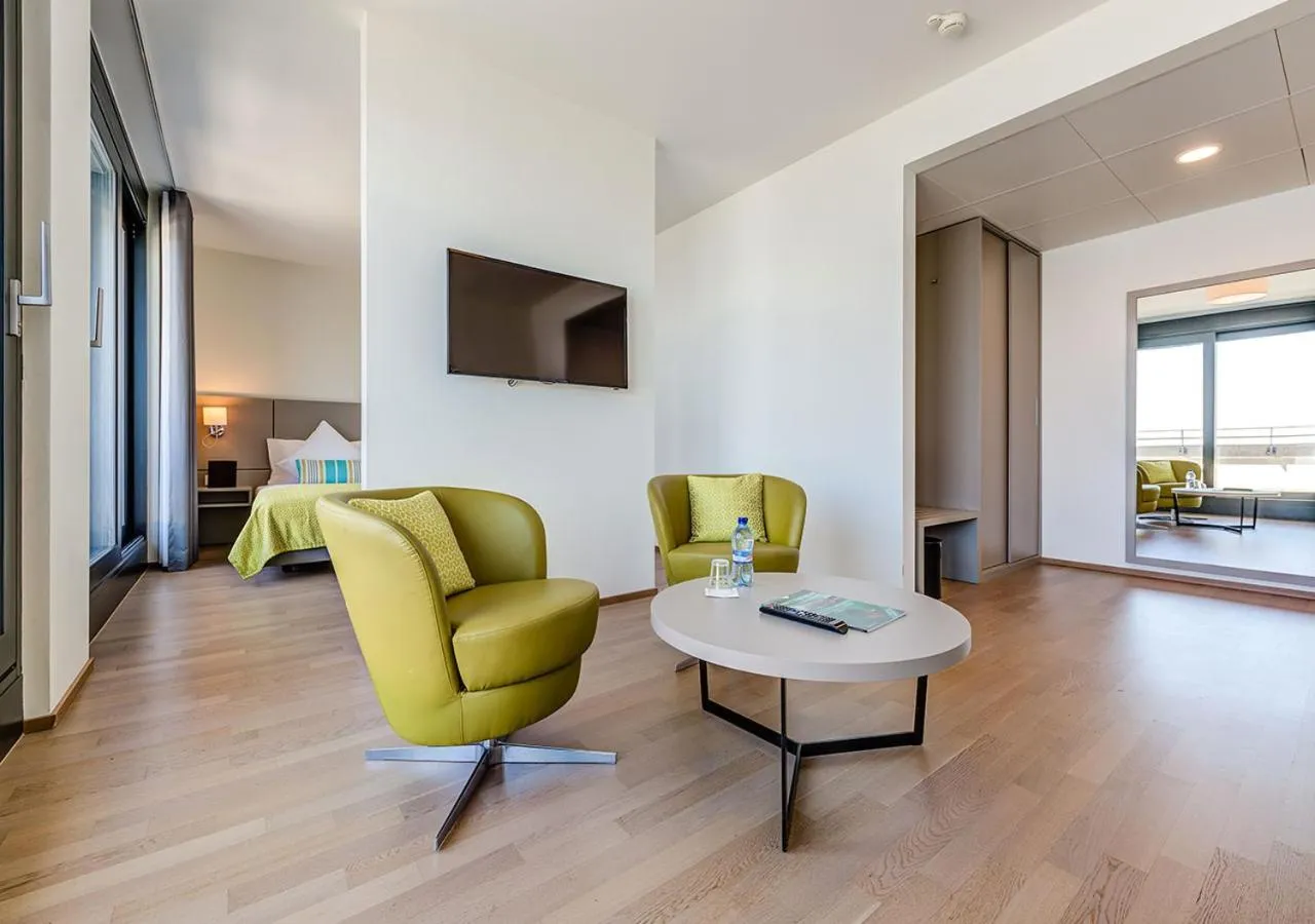 Living room in Lake Geneva Hotel