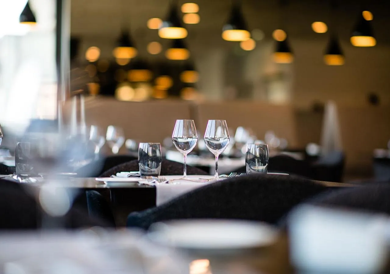 Restaurant/places to eat in Lake Geneva Hotel