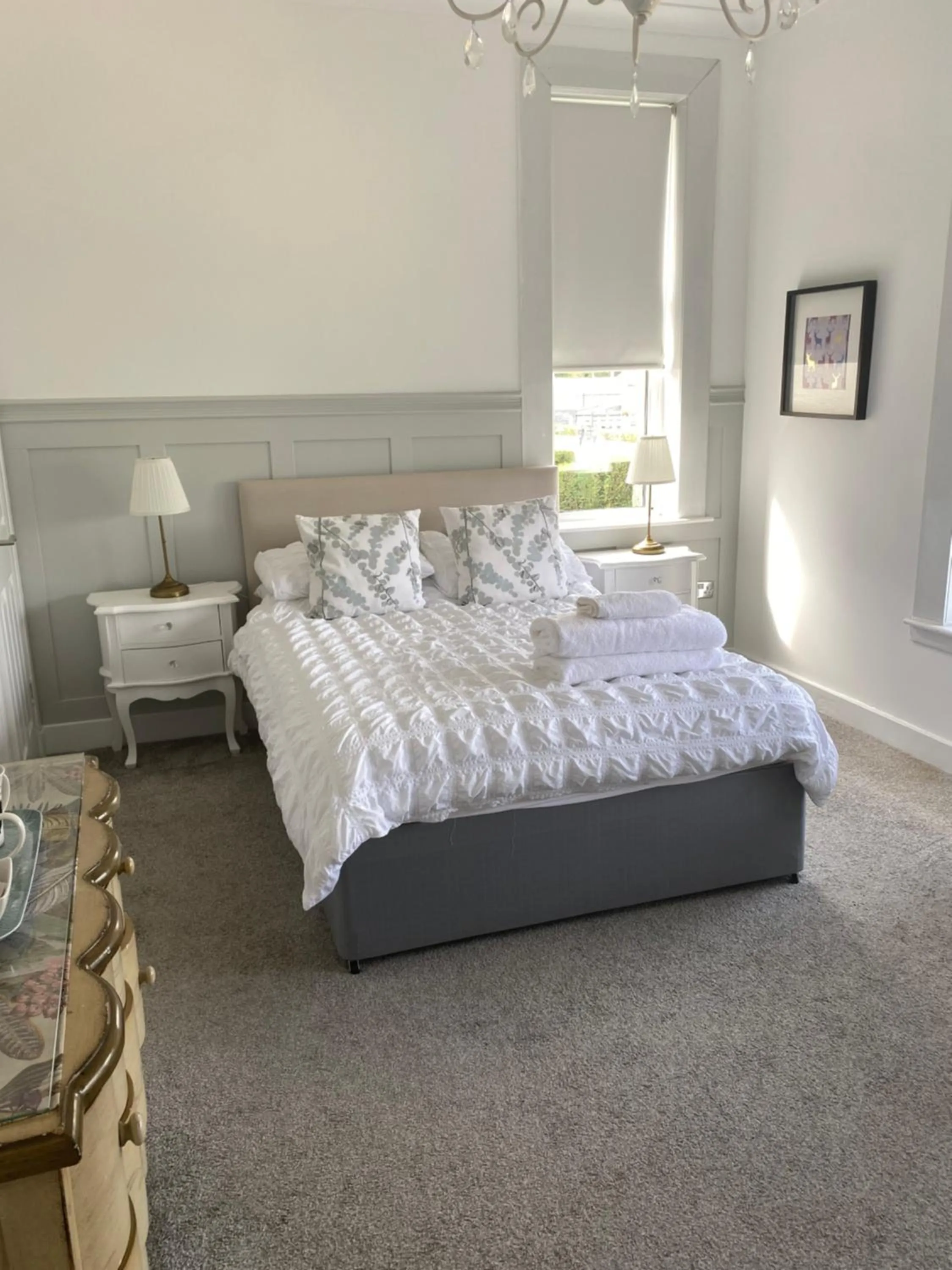 Bed in Giffnock Rooms