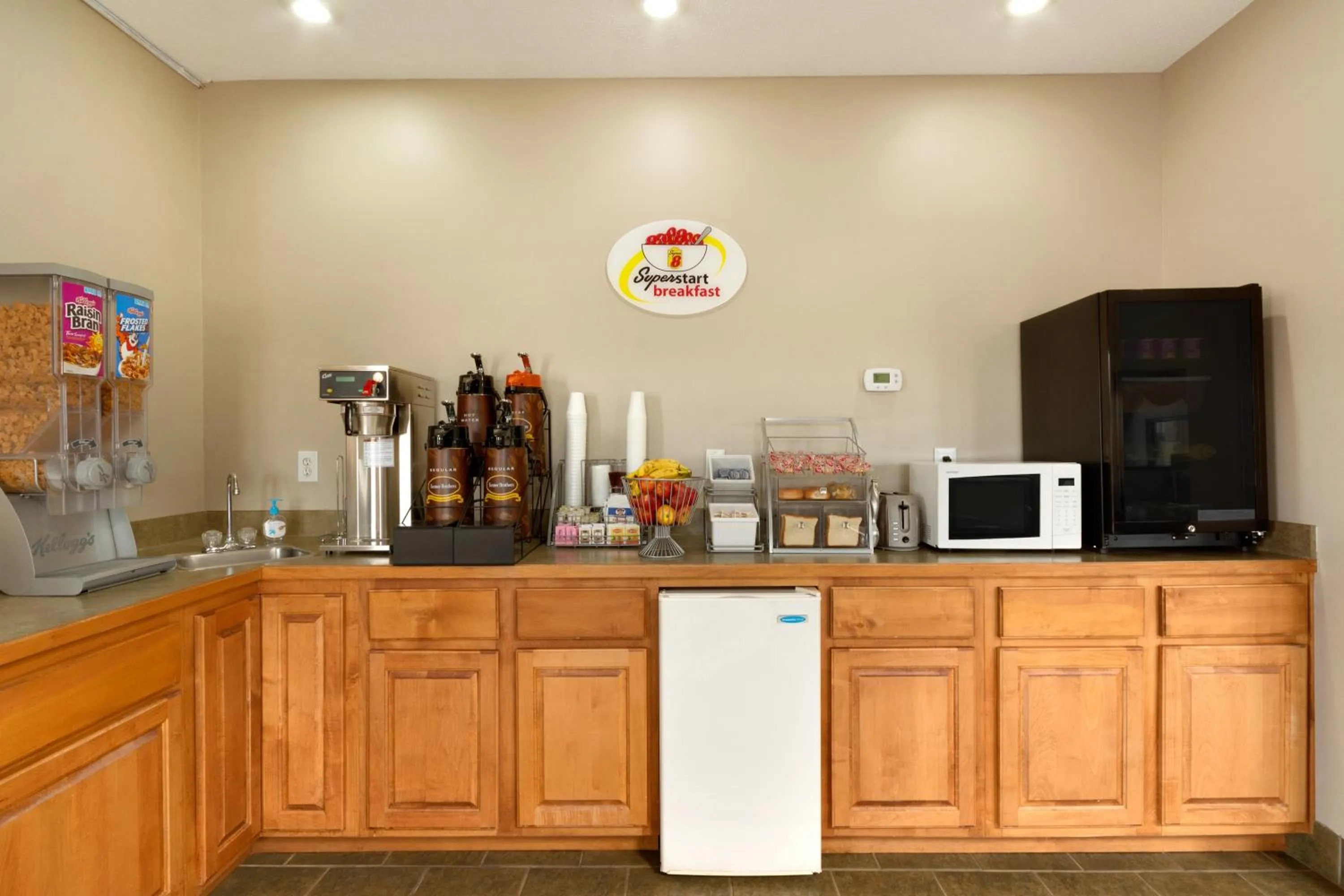 Continental breakfast in Super 8 by Wyndham Chatsworth/Dalton