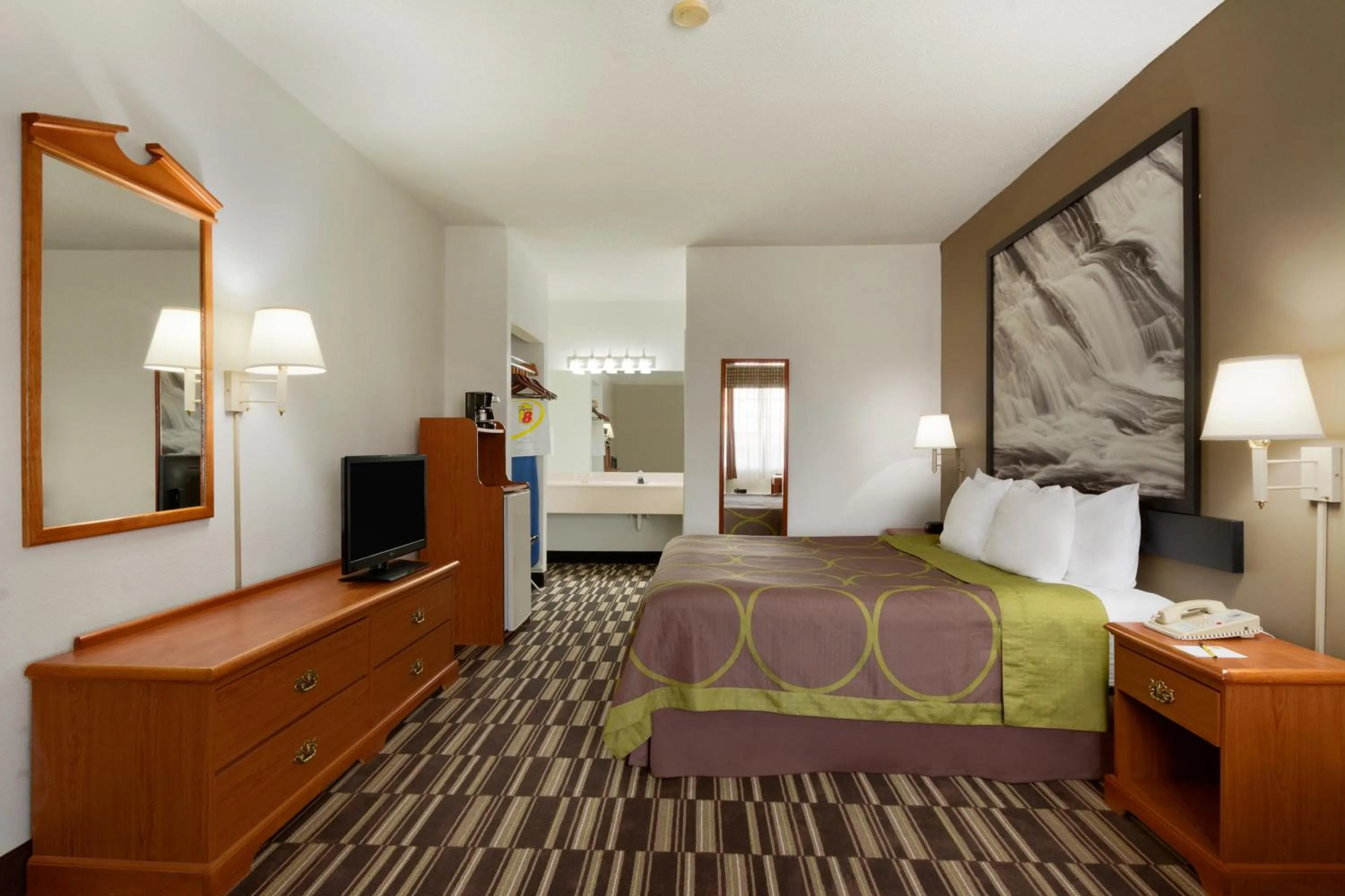 Photo of the whole room, Bed in Super 8 by Wyndham Chatsworth/Dalton