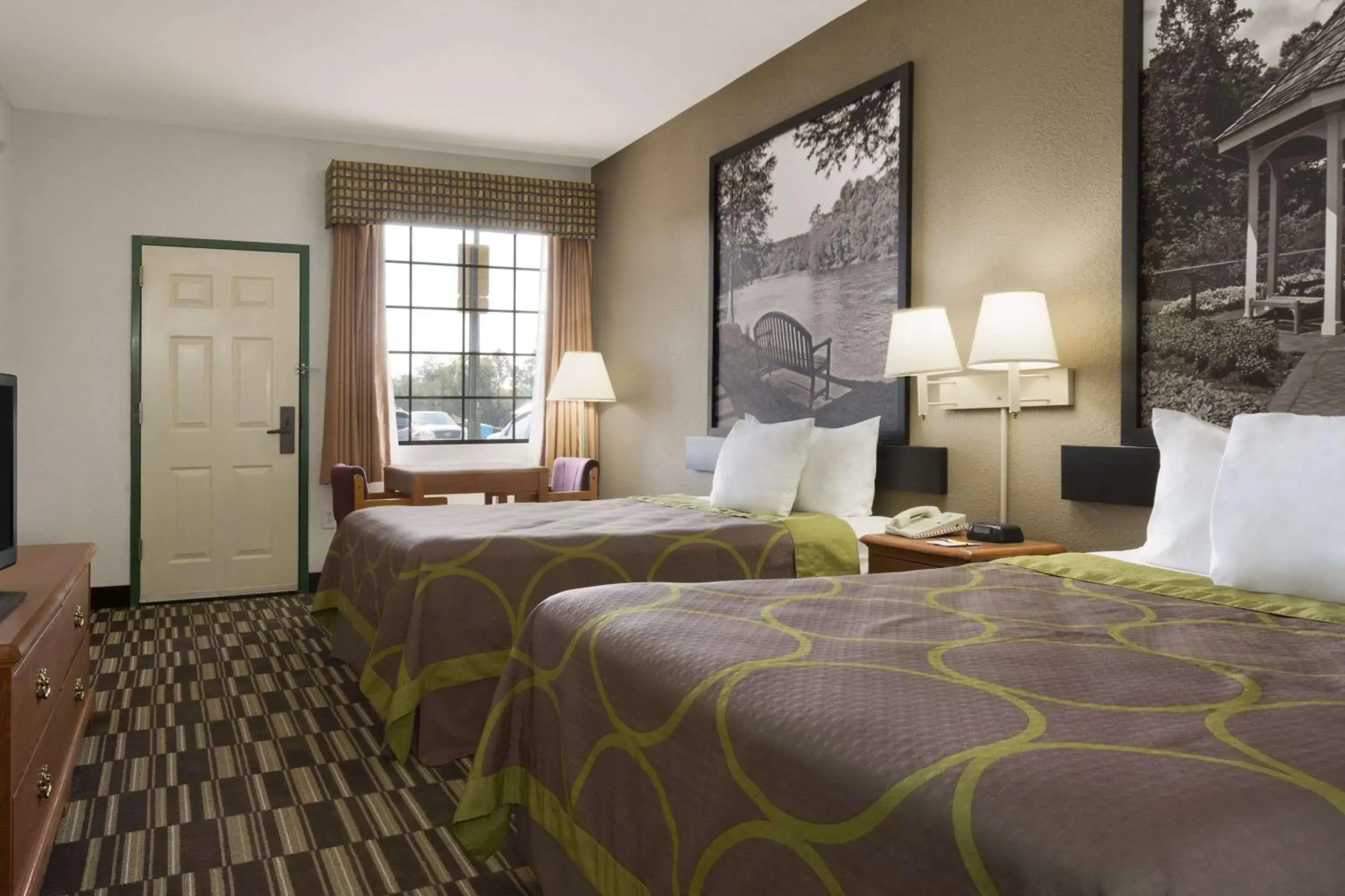 Photo of the whole room, Bed in Super 8 by Wyndham Chatsworth/Dalton Photo of the whole room, Bed in Super 8 by Wyndham Chatsworth/Dalton