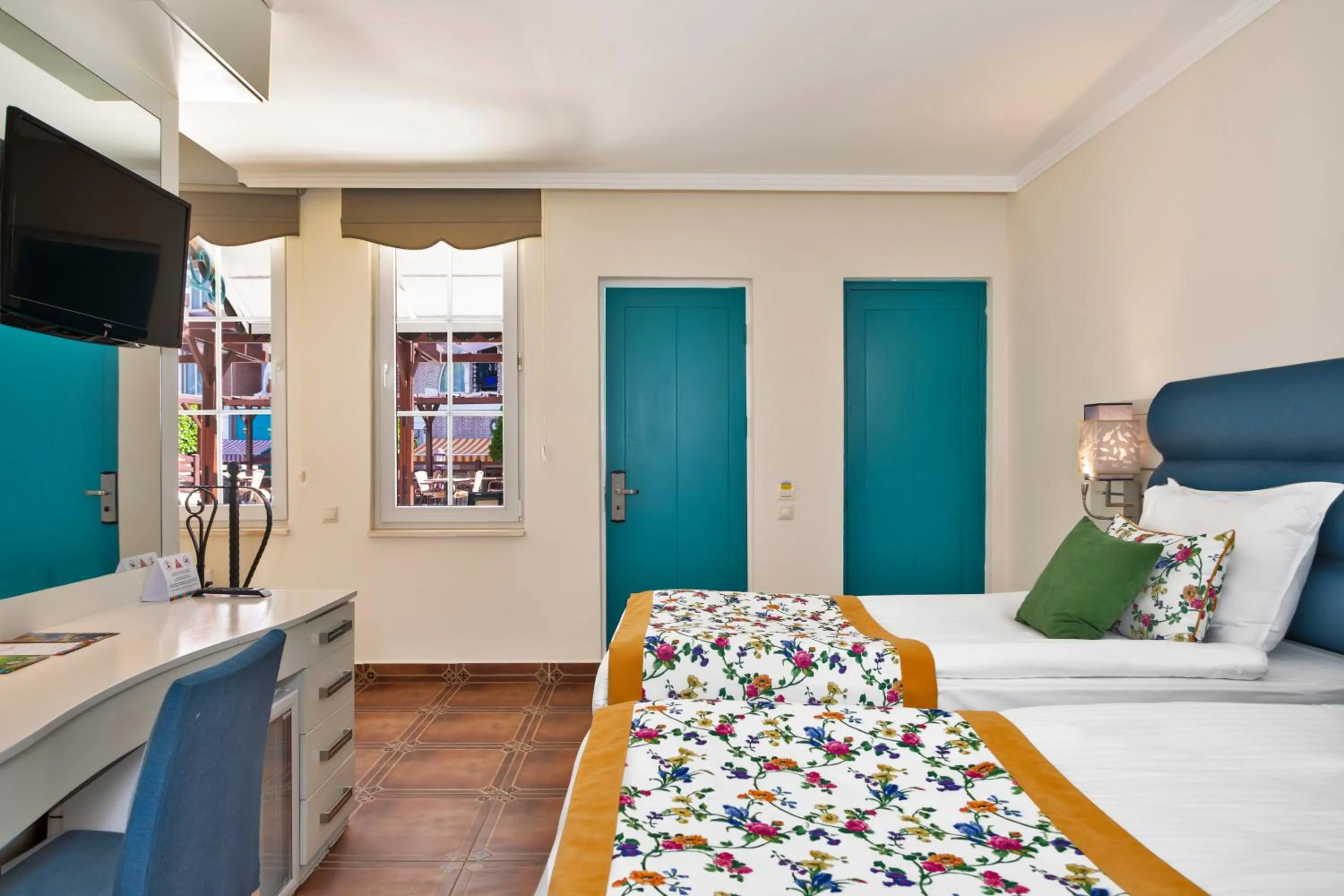 Bed in Orange County Kemer