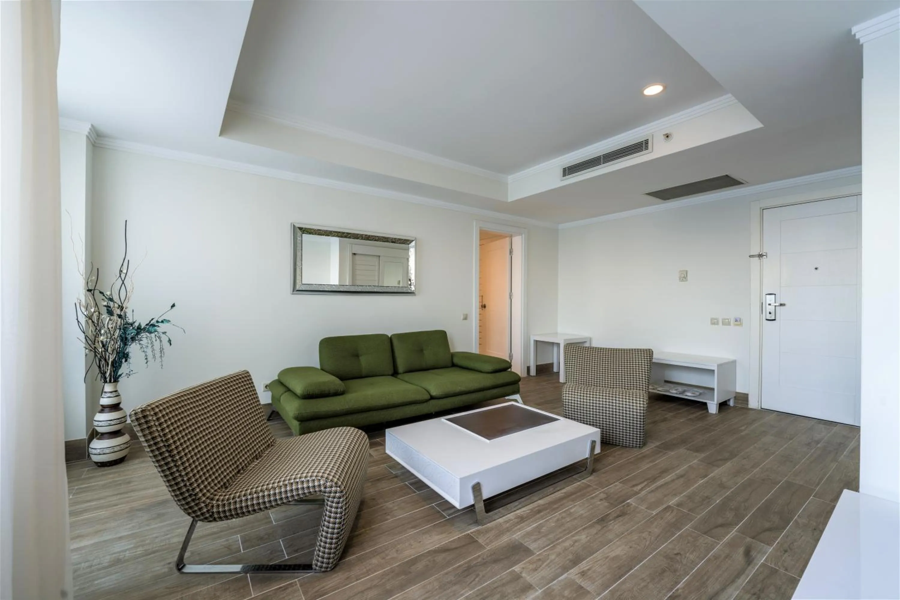 Seating area, Bed in Orange County Kemer