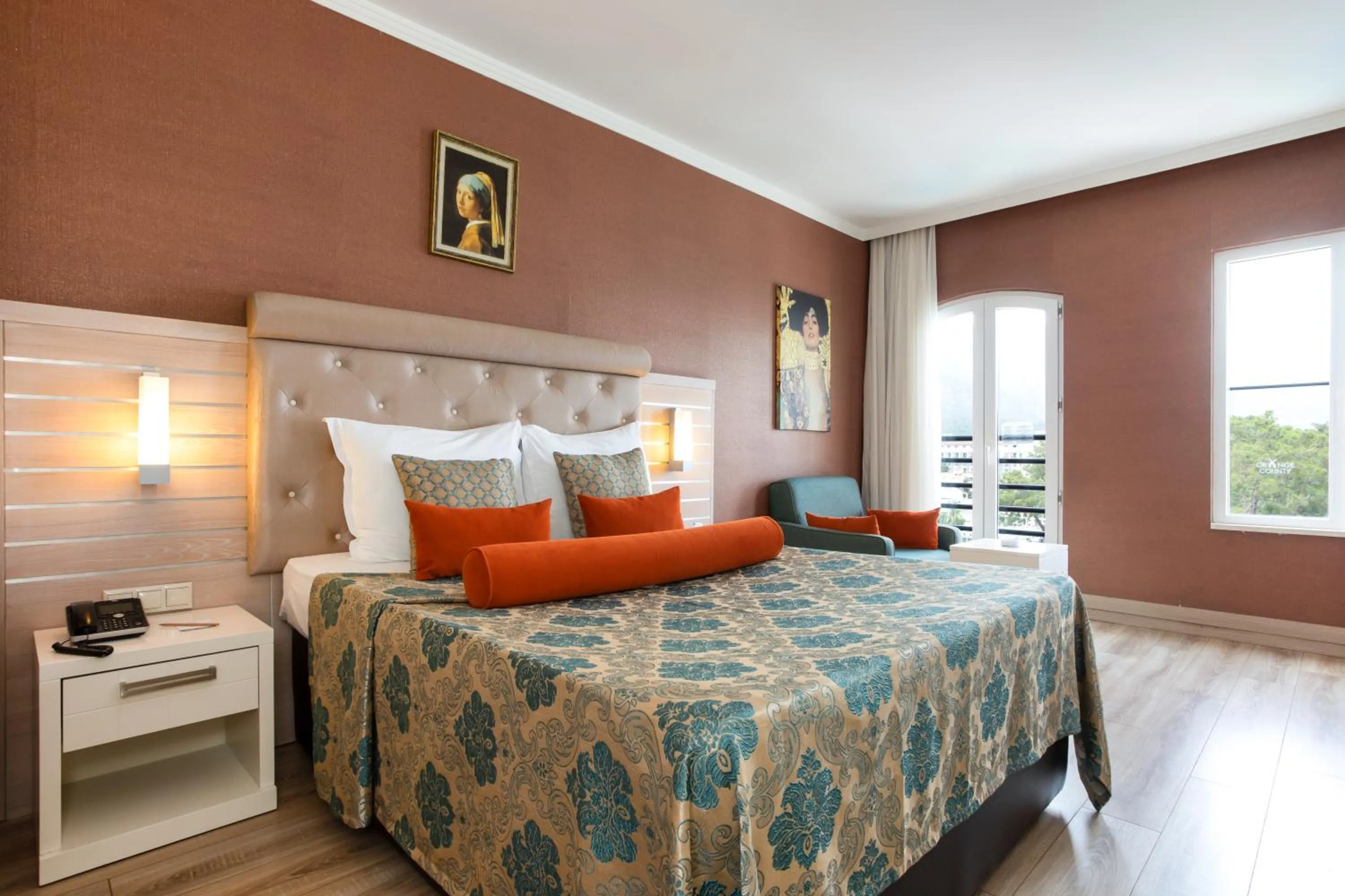 Bed in Orange County Kemer