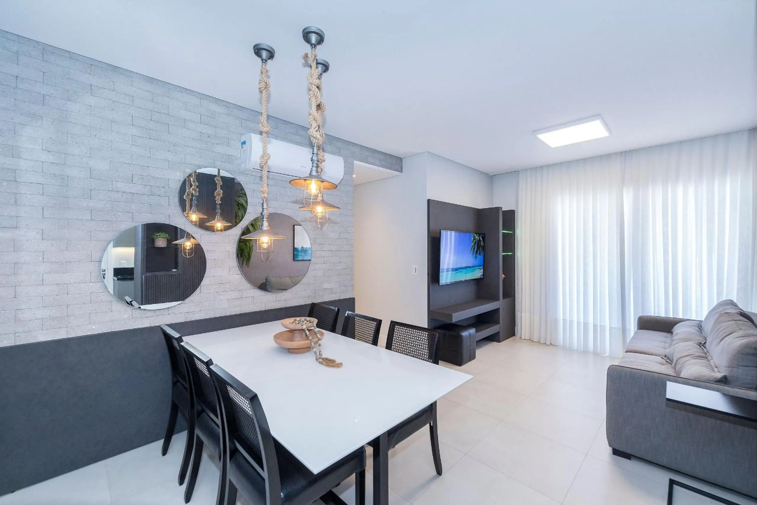 Adra 301 - Apartamento com 3 quartos - Centro de Bombinhas