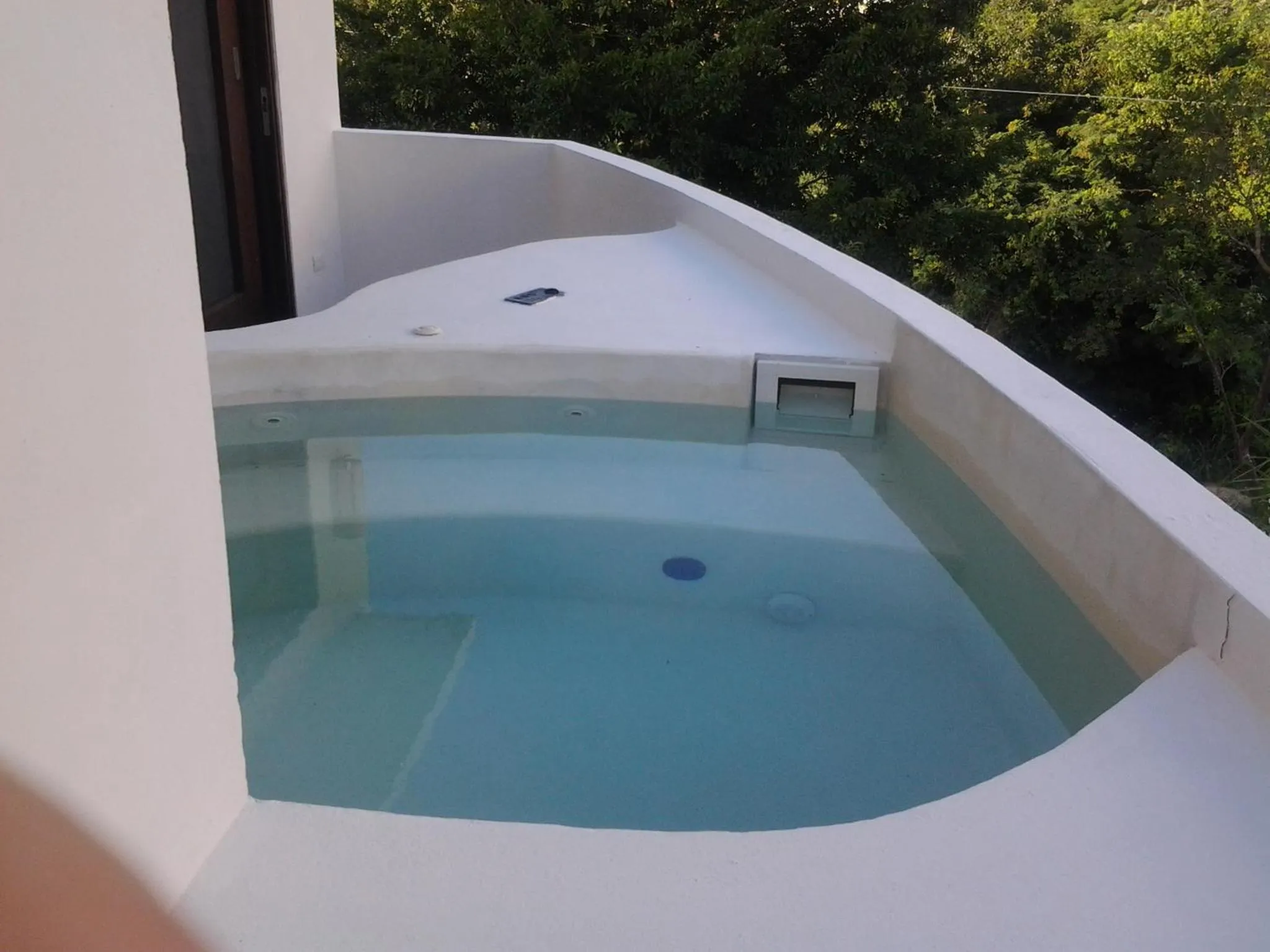 Amazing Luxury Penthouse with sunset,sunrise view, private Jacuzzi and rooftop pool