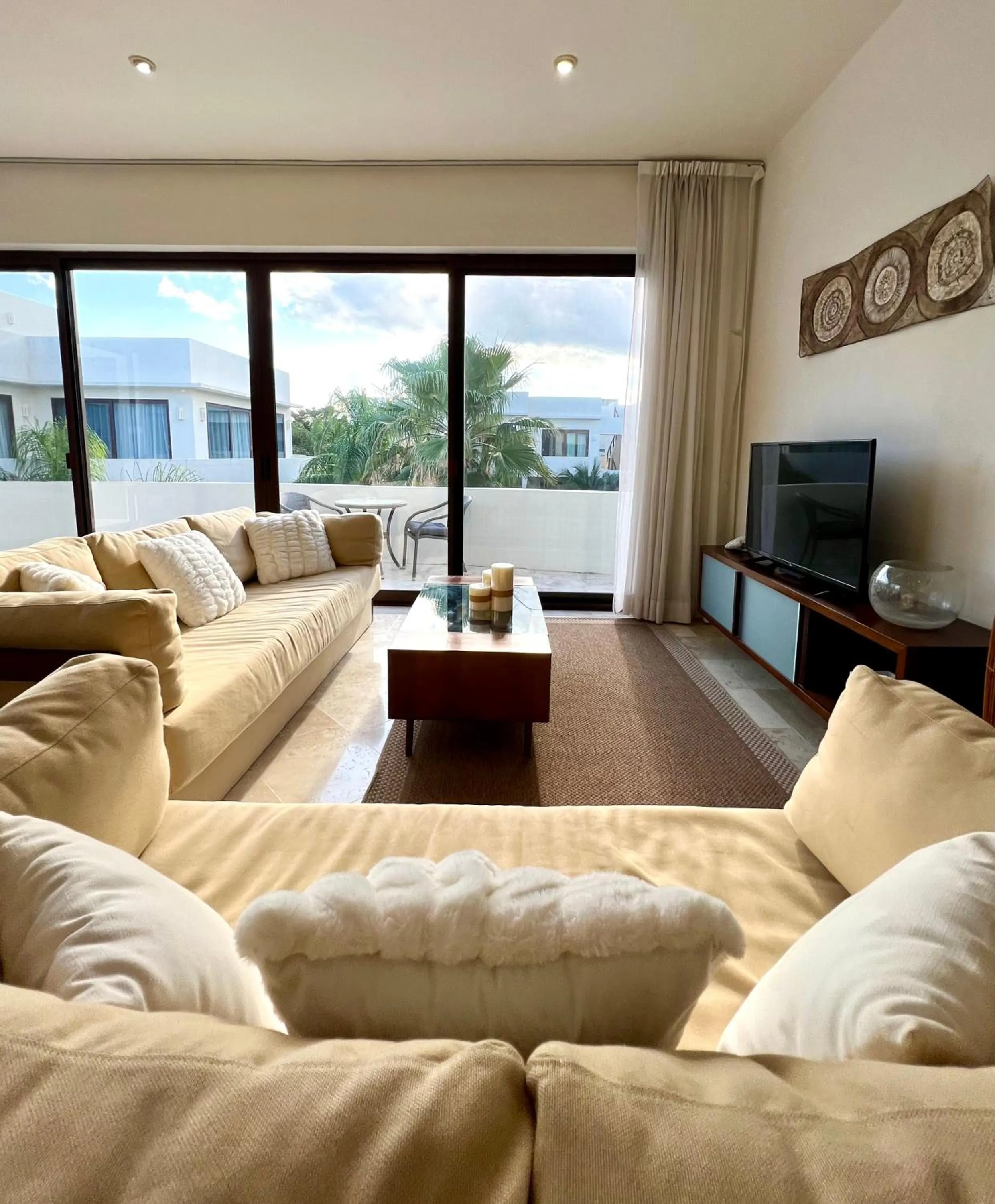 Living room in Amazing Luxury Penthouse with sunset,sunrise view, private Jacuzzi and rooftop pool