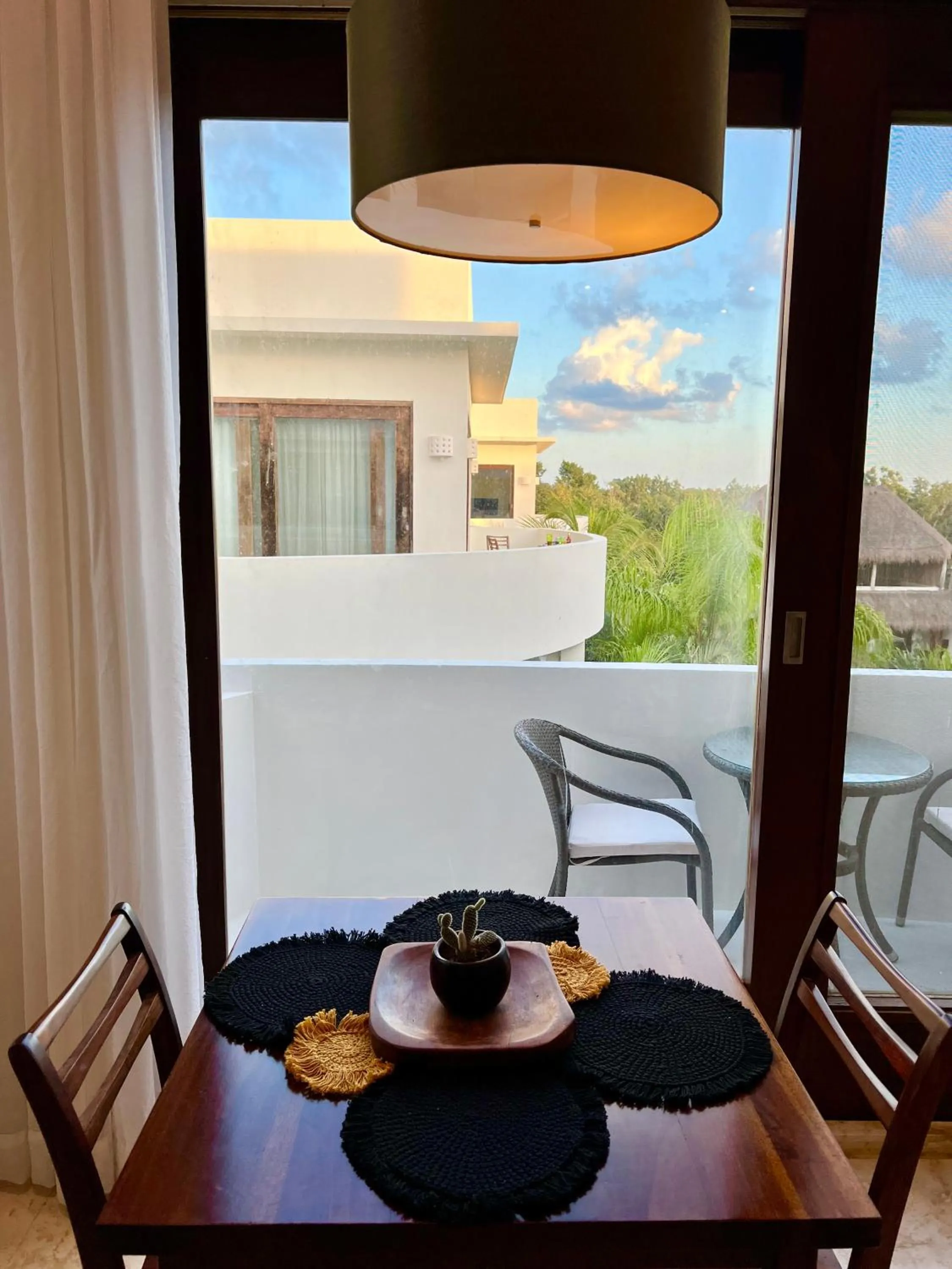 Amazing Luxury Penthouse with sunset,sunrise view, private Jacuzzi and rooftop pool