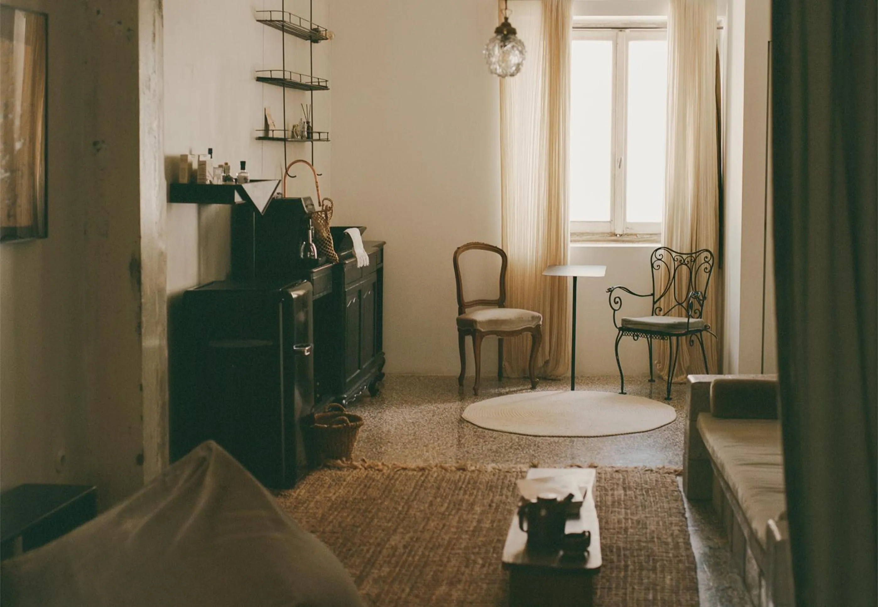 Kitchen or kitchenette in Mona Athens