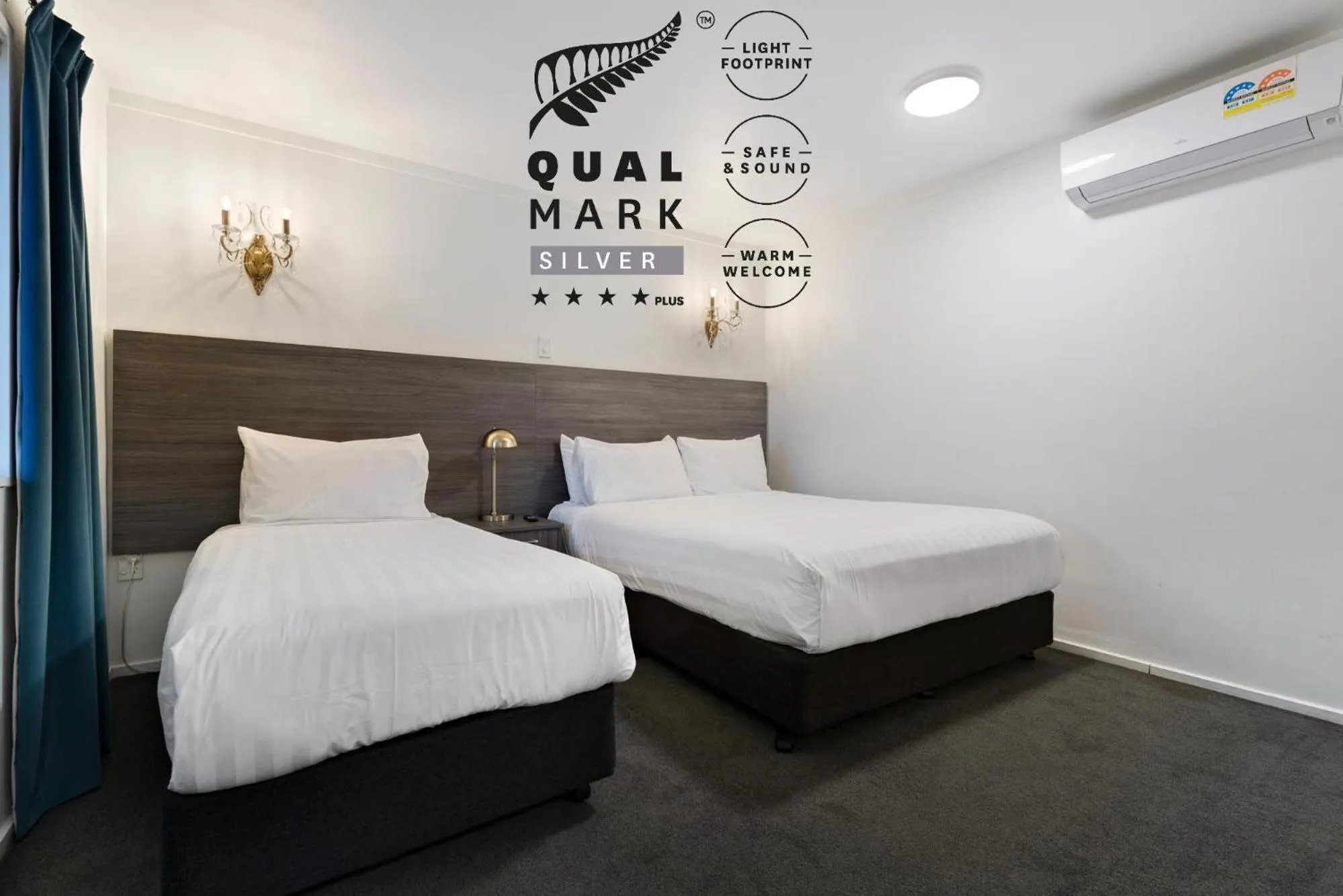 Bed in Lakeview Colonial Motel