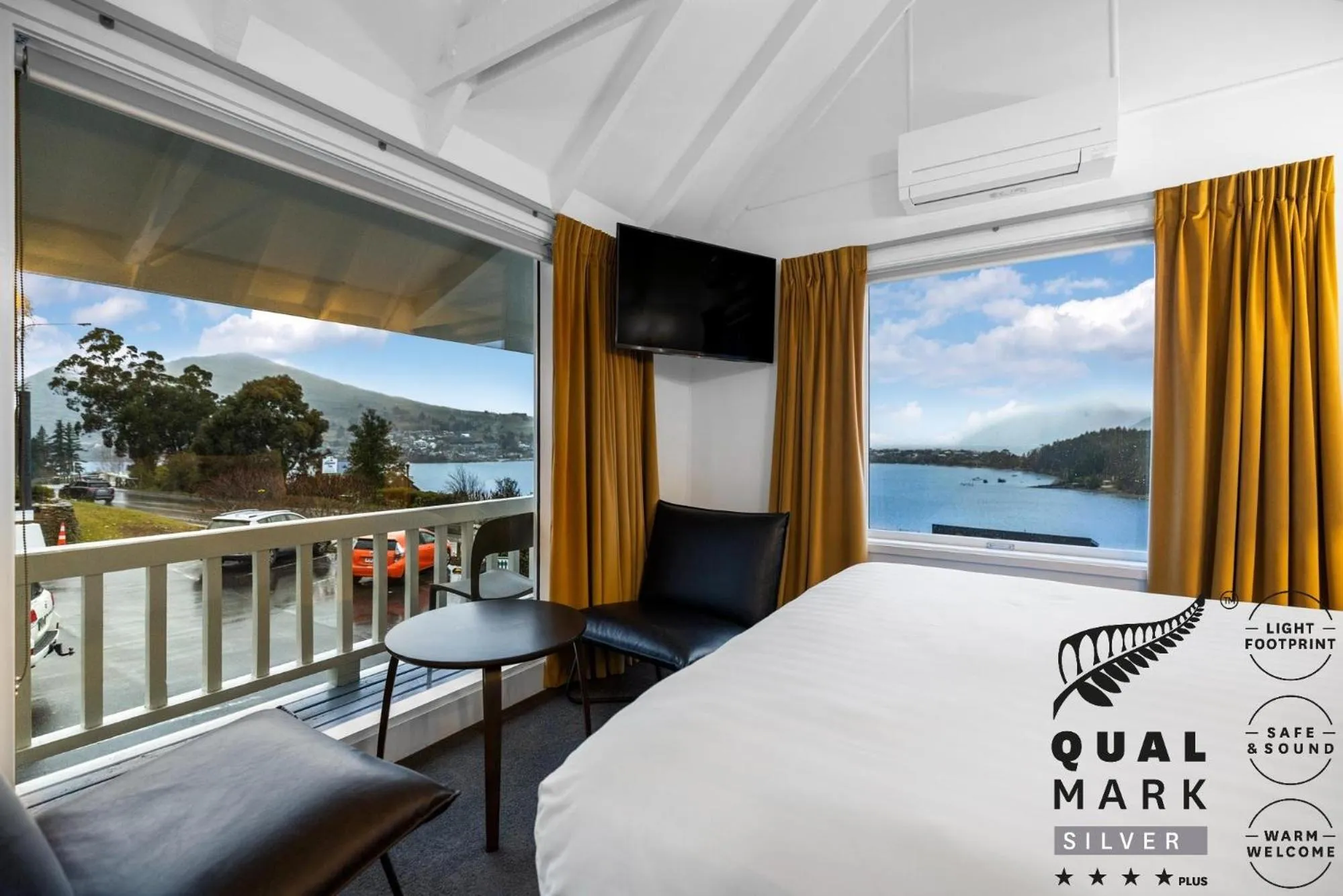 TV and multimedia, Bed in Lakeview Colonial Motel