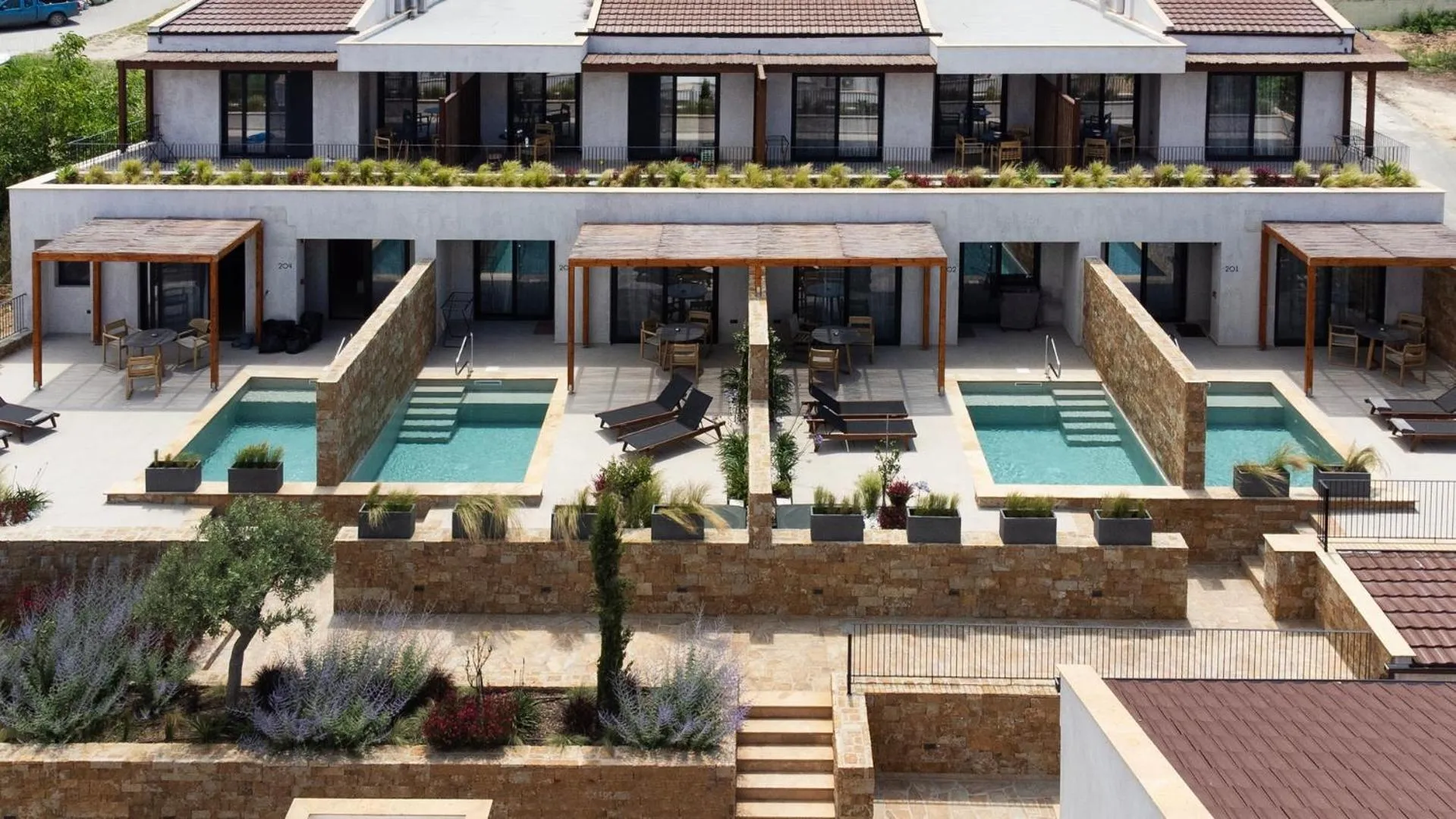 Pnoes Luxury Suites