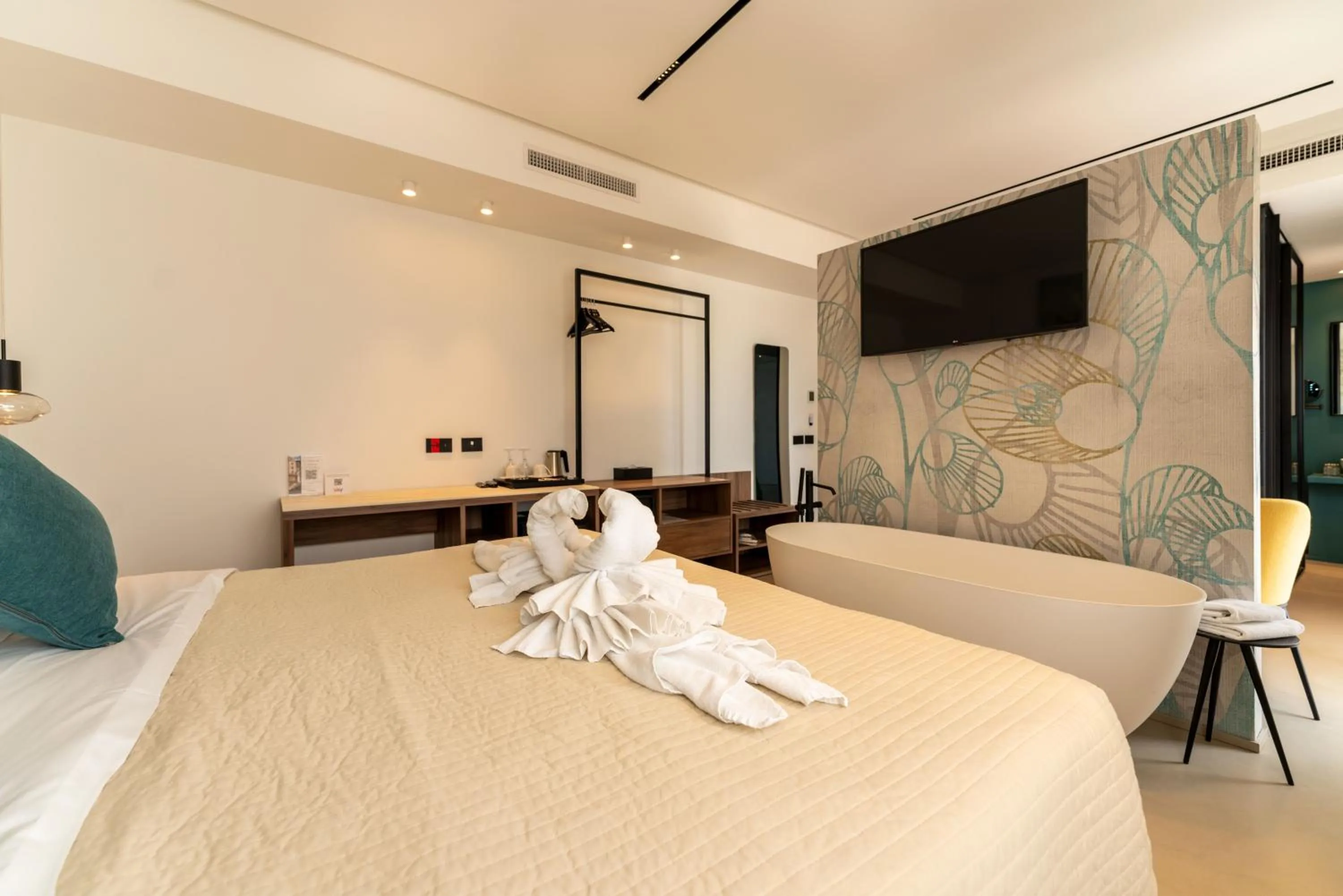 Bath, Bed in B&B Le Suites di Costanza