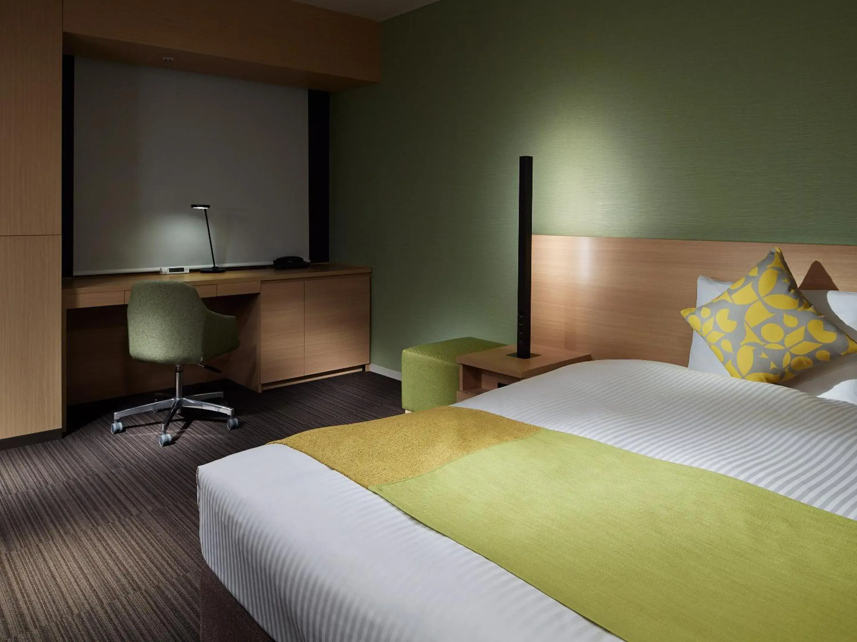 Photo of the whole room, Bed in Mitsui Garden Hotel Kashiwa-No-Ha - Chiba Photo of the whole room, Bed in Mitsui Garden Hotel Kashiwa-No-Ha - Chiba