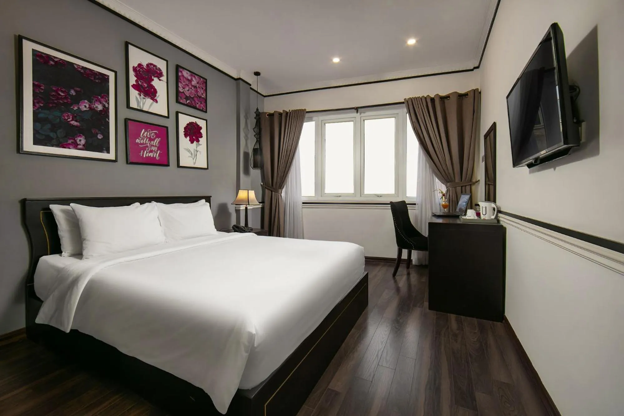 Photo of the whole room, Bed in Hanoi Garden Hotel & Spa