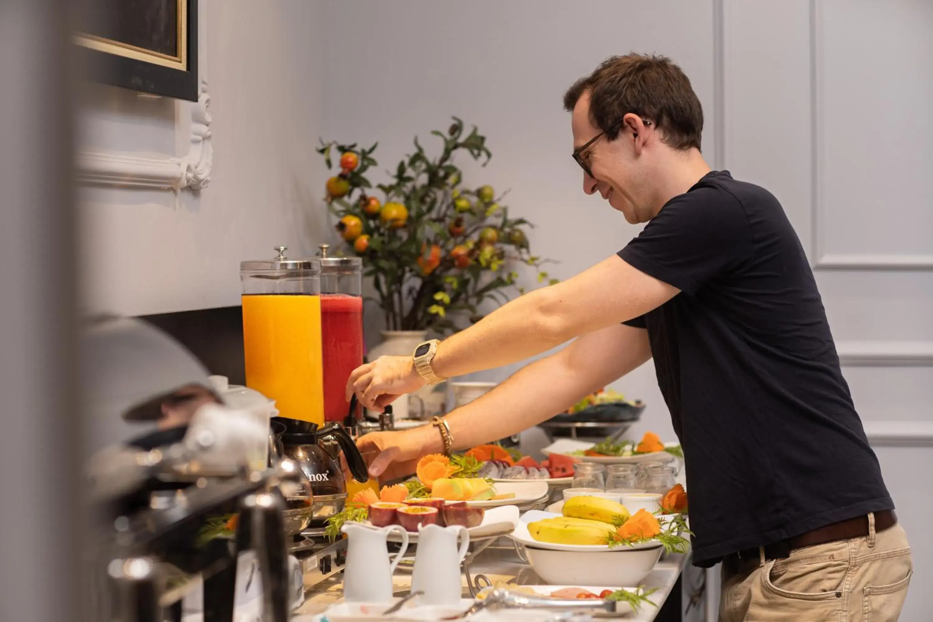 Buffet breakfast in Hanoi Garden Hotel & Spa Buffet breakfast in Hanoi Garden Hotel & Spa