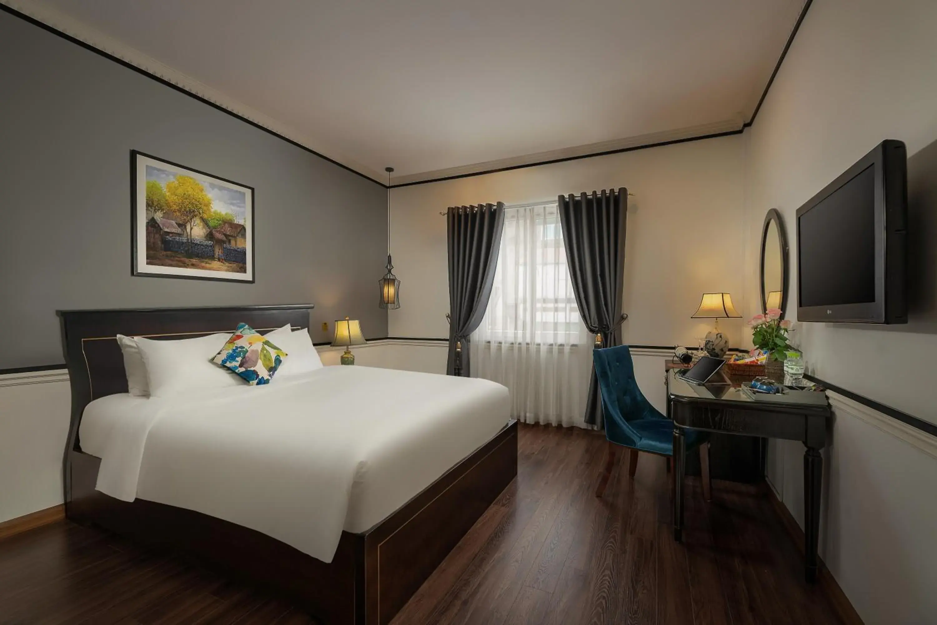 Deluxe Double or Twin Room with Window in Hanoi Garden Hotel & Spa Deluxe Double or Twin Room with Window in Hanoi Garden Hotel & Spa