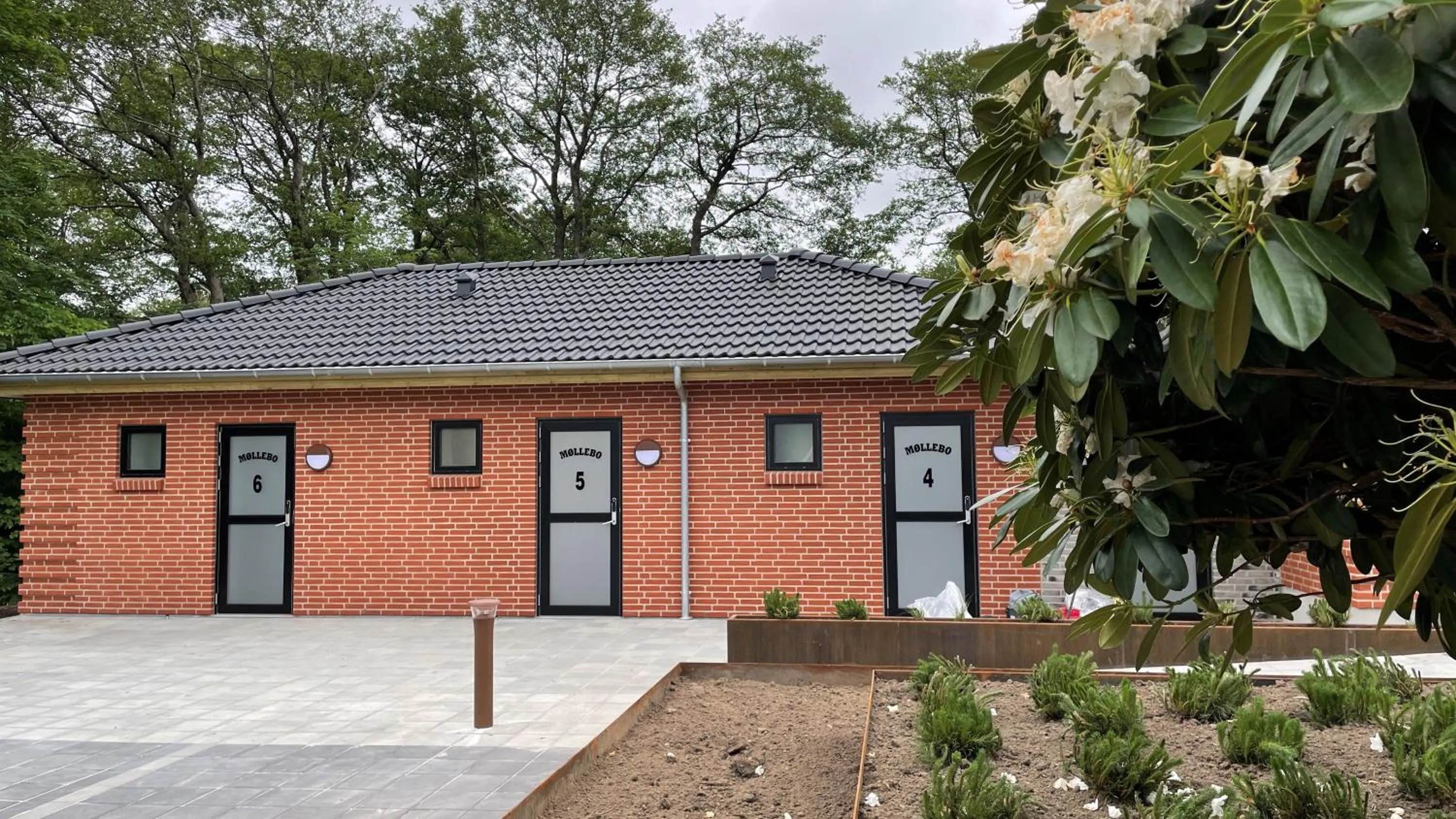 Property building in Holiday Rooms Møllebo