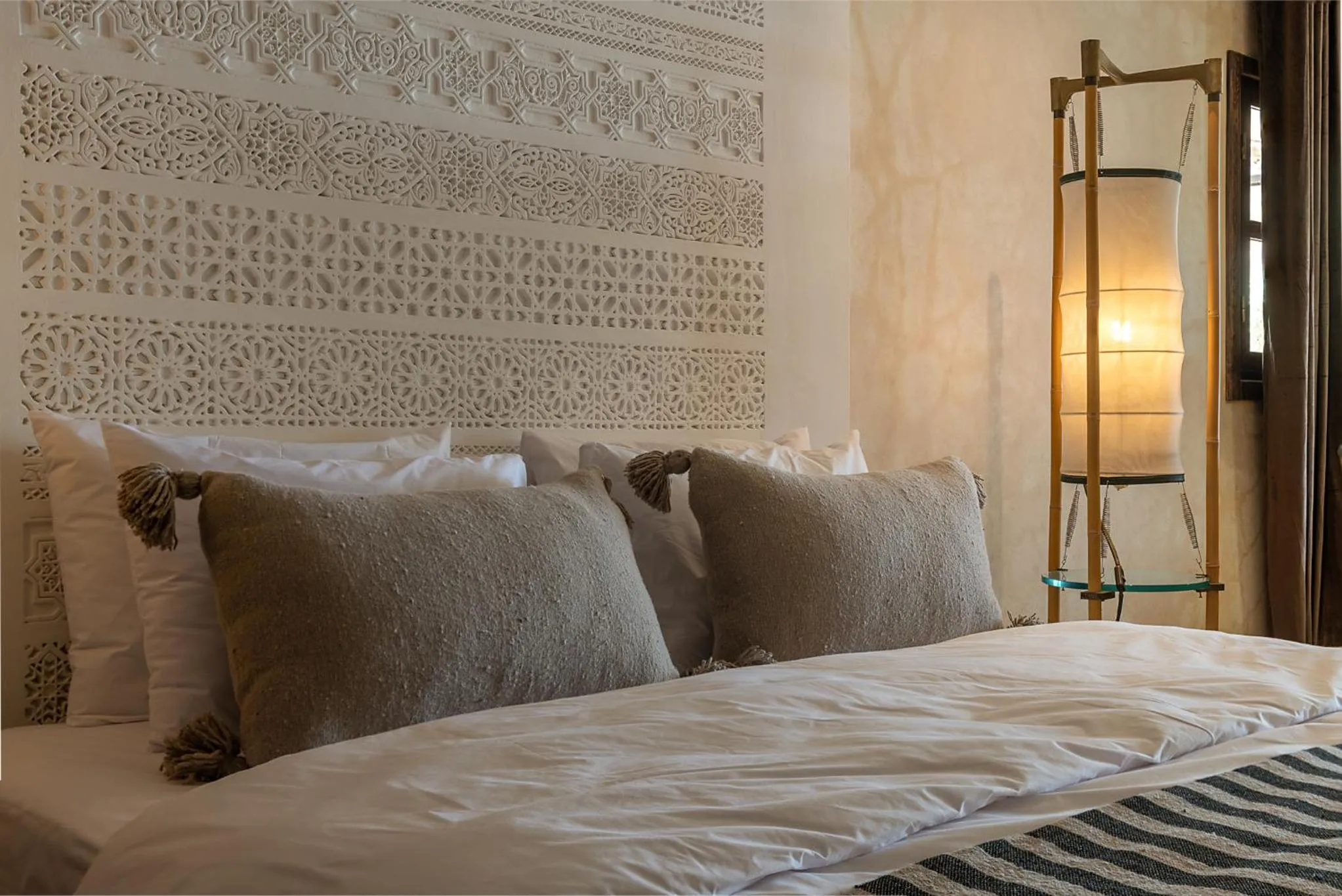 room service, Bed in La Villa Joubert