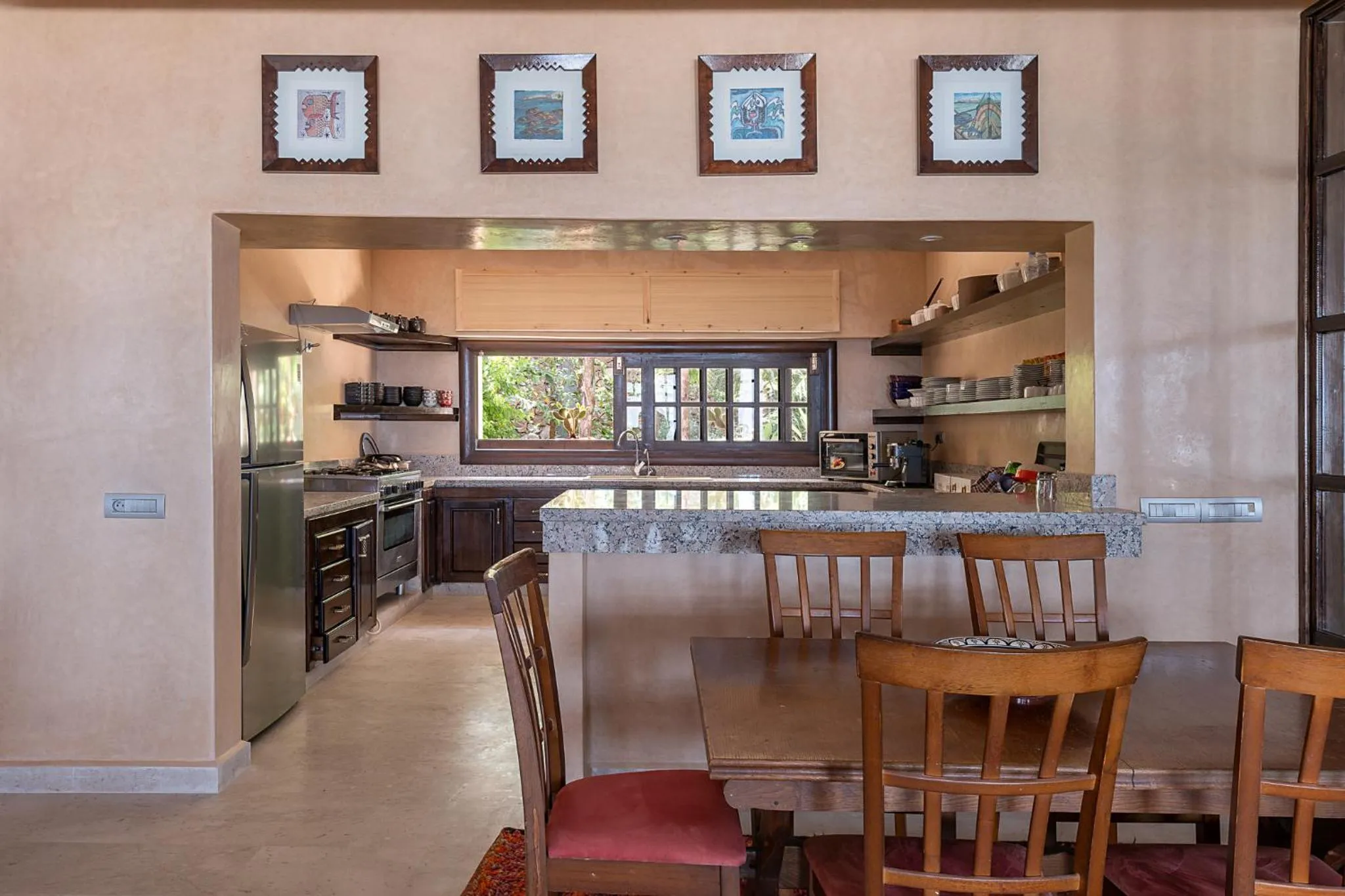 Kitchen or kitchenette in La Villa Joubert