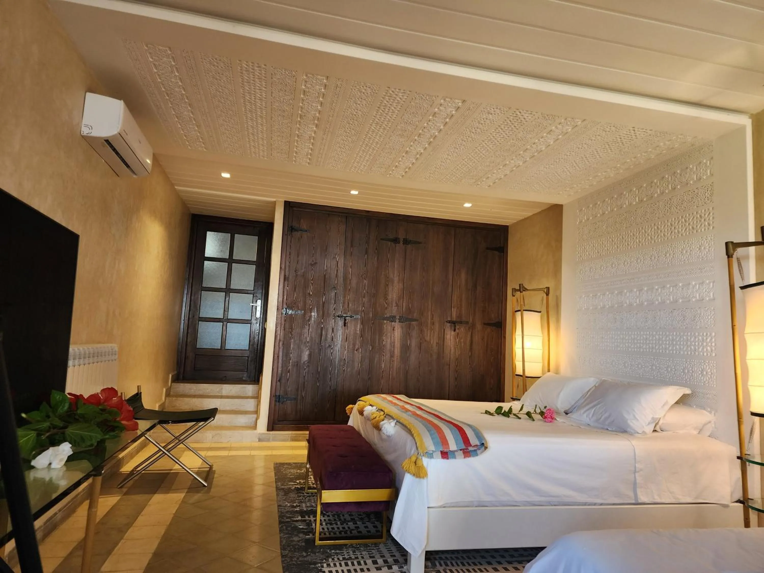 Bedroom, Bed in La Villa Joubert