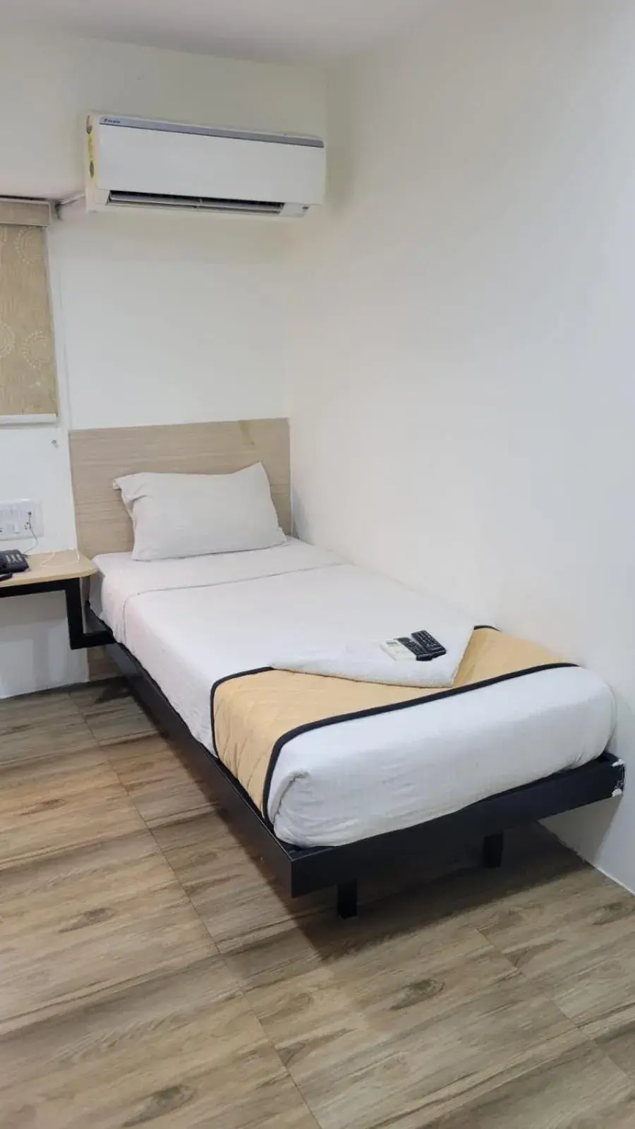 Single Room with Shared Shower and Toilet in Grace Residency Chennai Airport Single Room with Shared Shower and Toilet in Grace Residency Chennai Airport