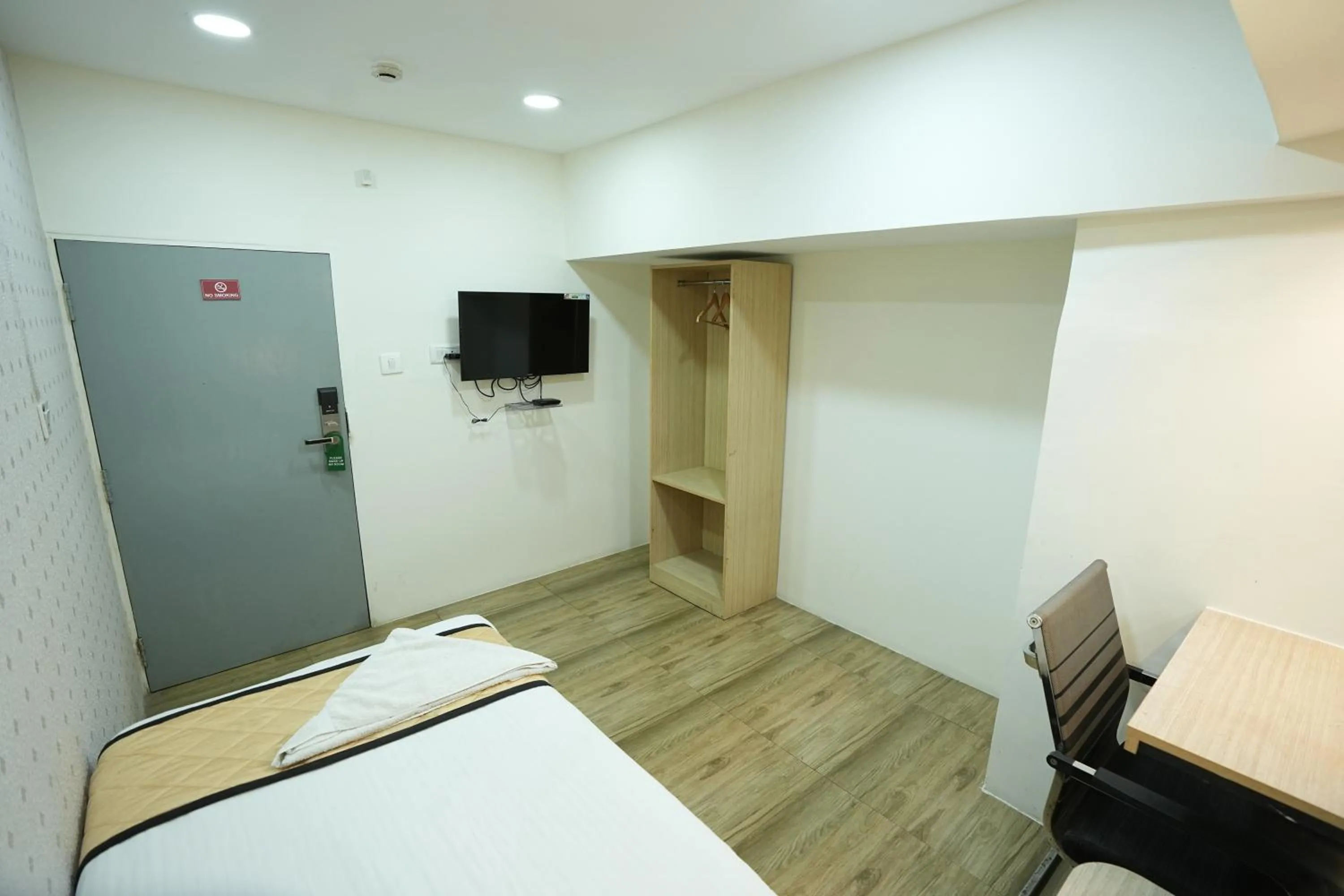 Bedroom, Bed in Grace Residency Chennai Airport