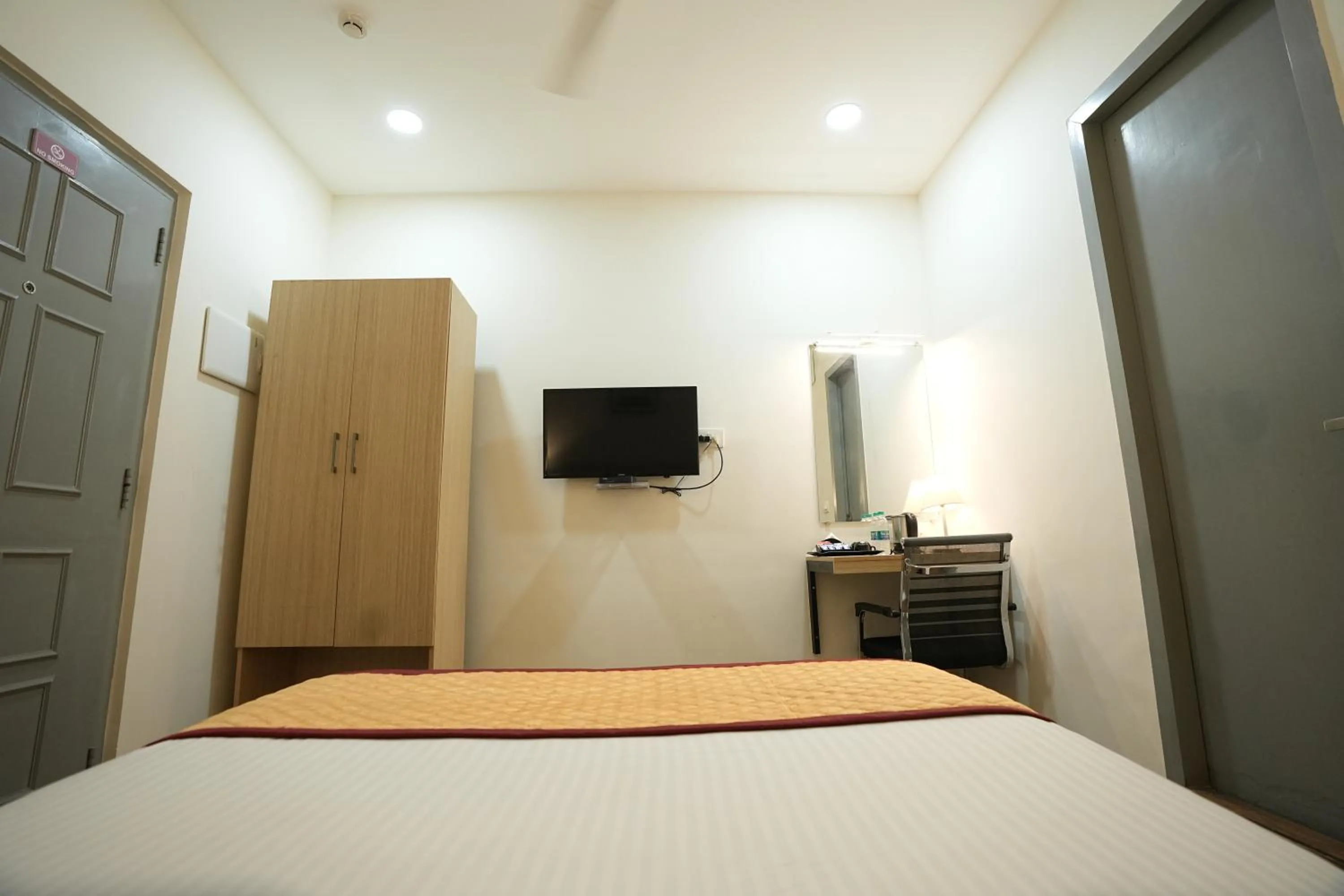 Bedroom, Bed in Grace Residency Chennai Airport