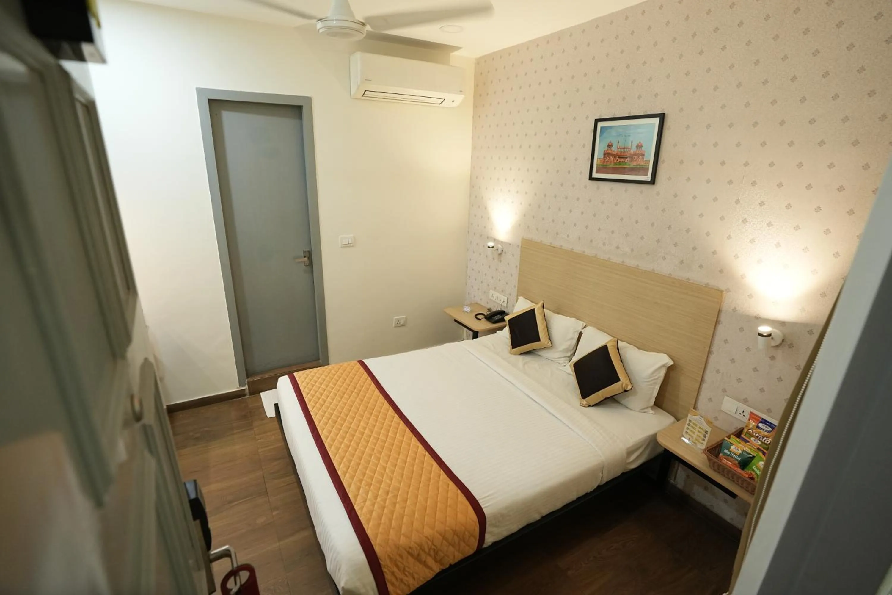Bedroom, Bed in Grace Residency Chennai Airport