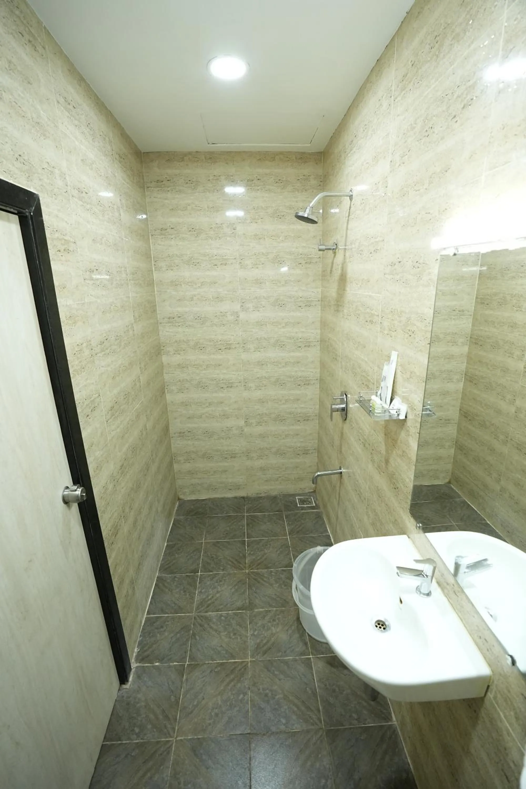 Shower in Grace Residency Chennai Airport