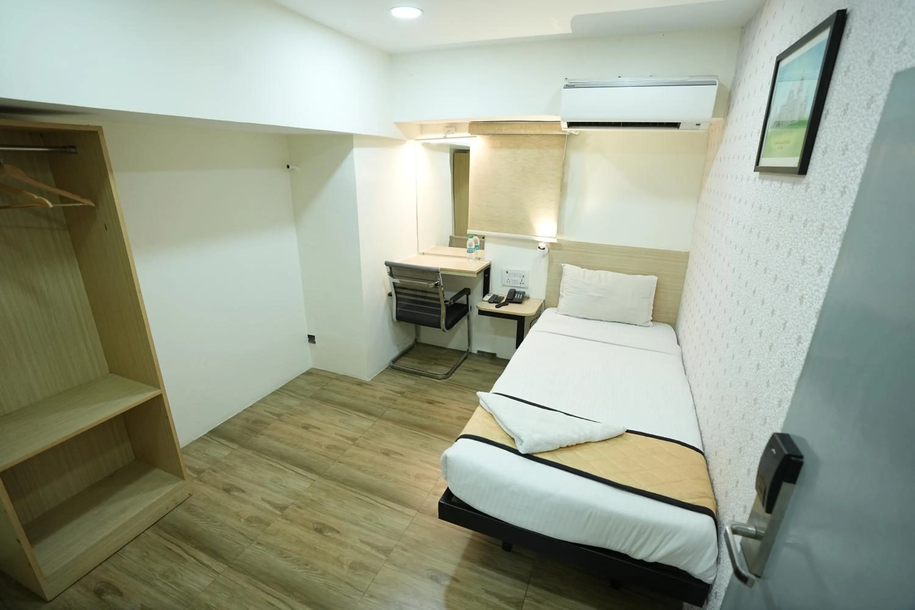 Bedroom, Bed in Grace Residency Chennai Airport