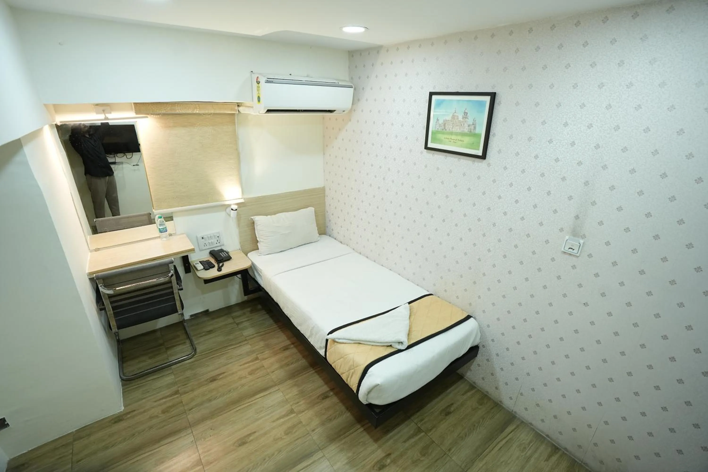Bedroom, Bed in Grace Residency Chennai Airport