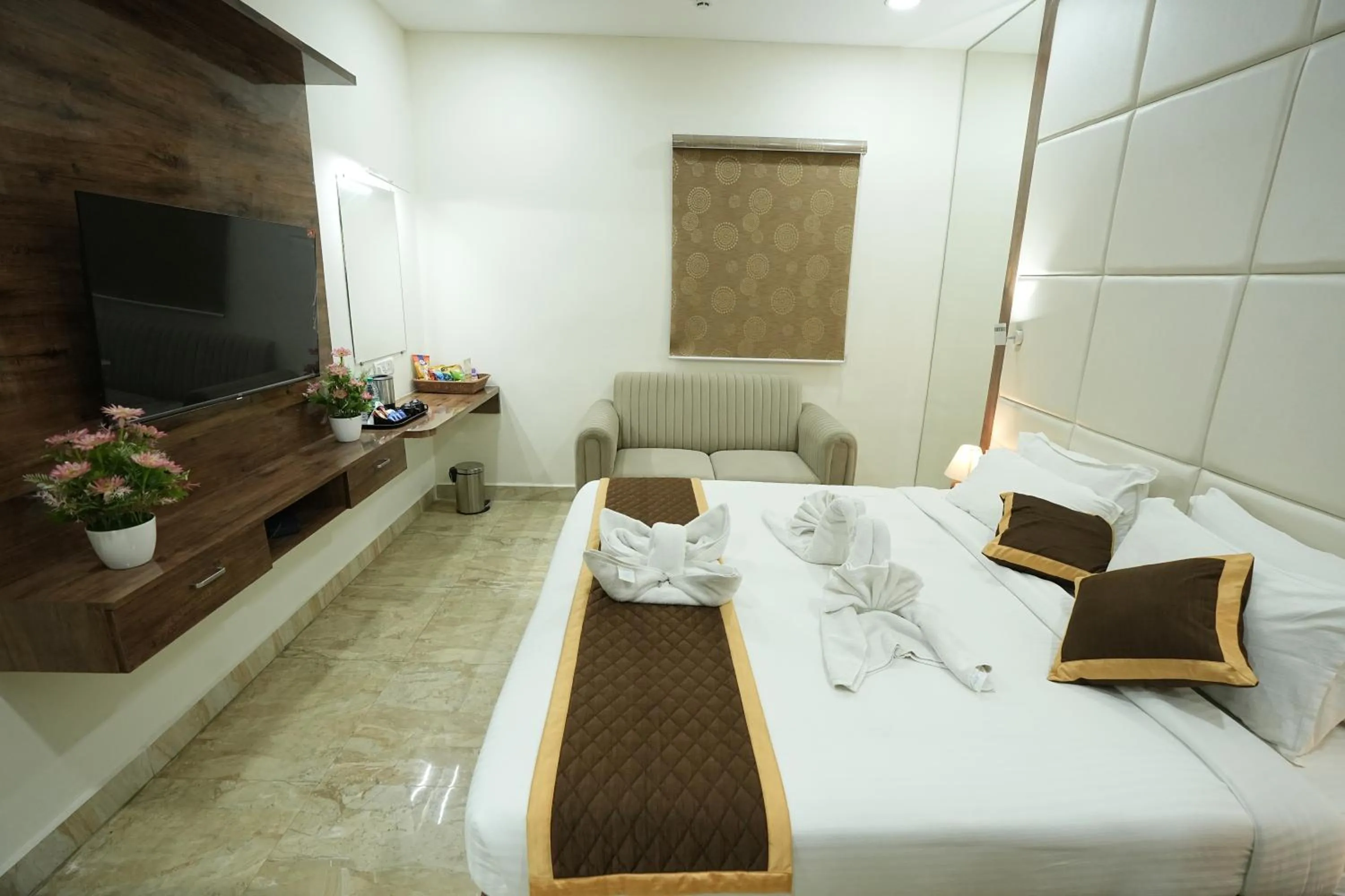 Bedroom, Bed in Grace Residency Chennai Airport