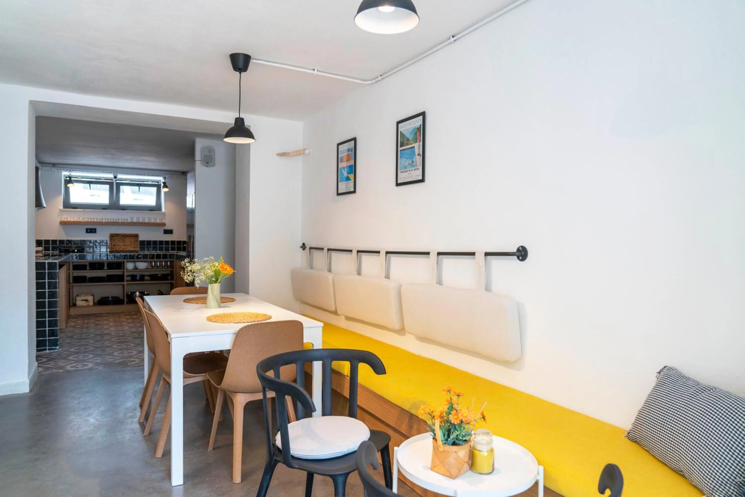 Dining area in BE BOLD HOSTEL