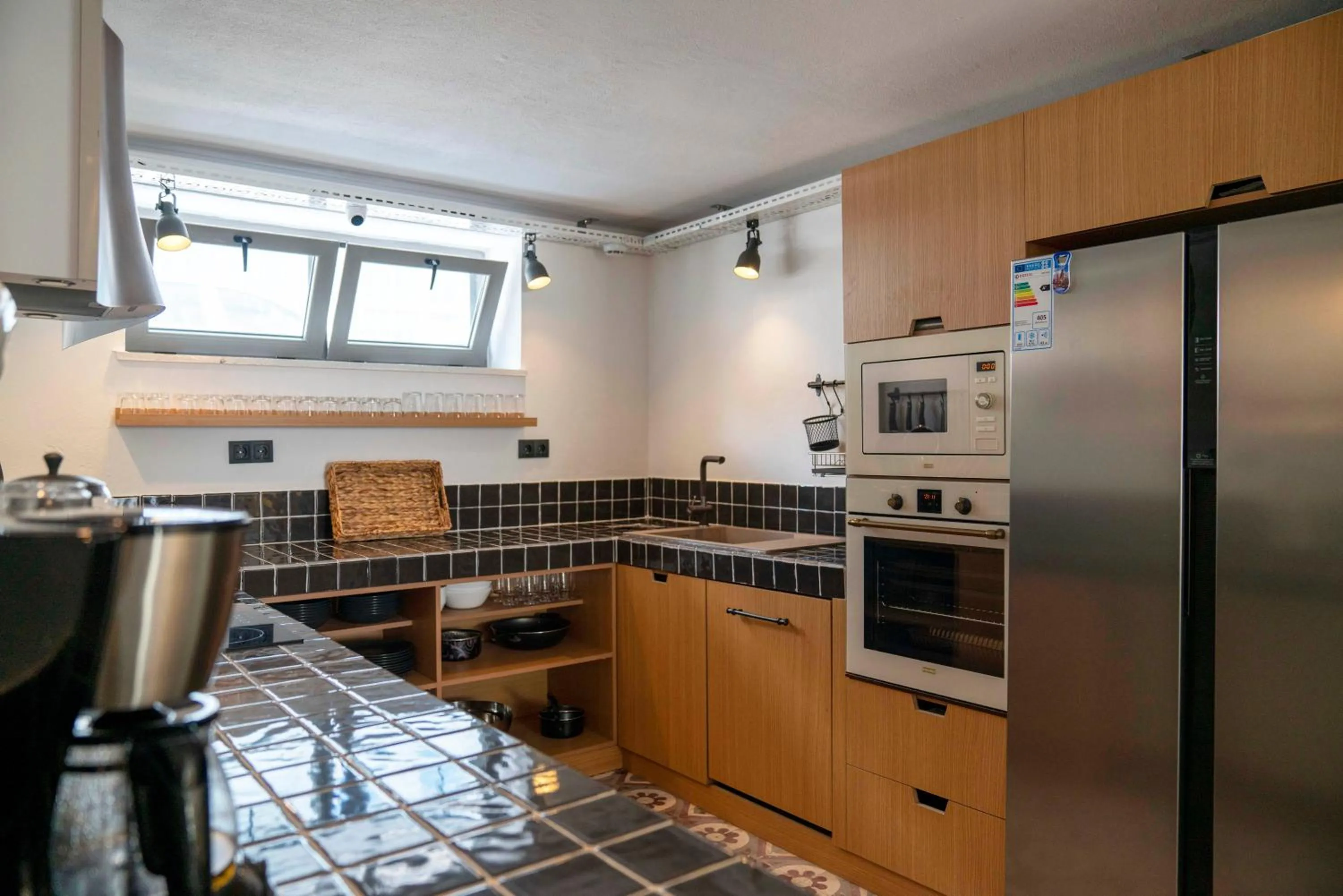 Communal kitchen in BE BOLD HOSTEL