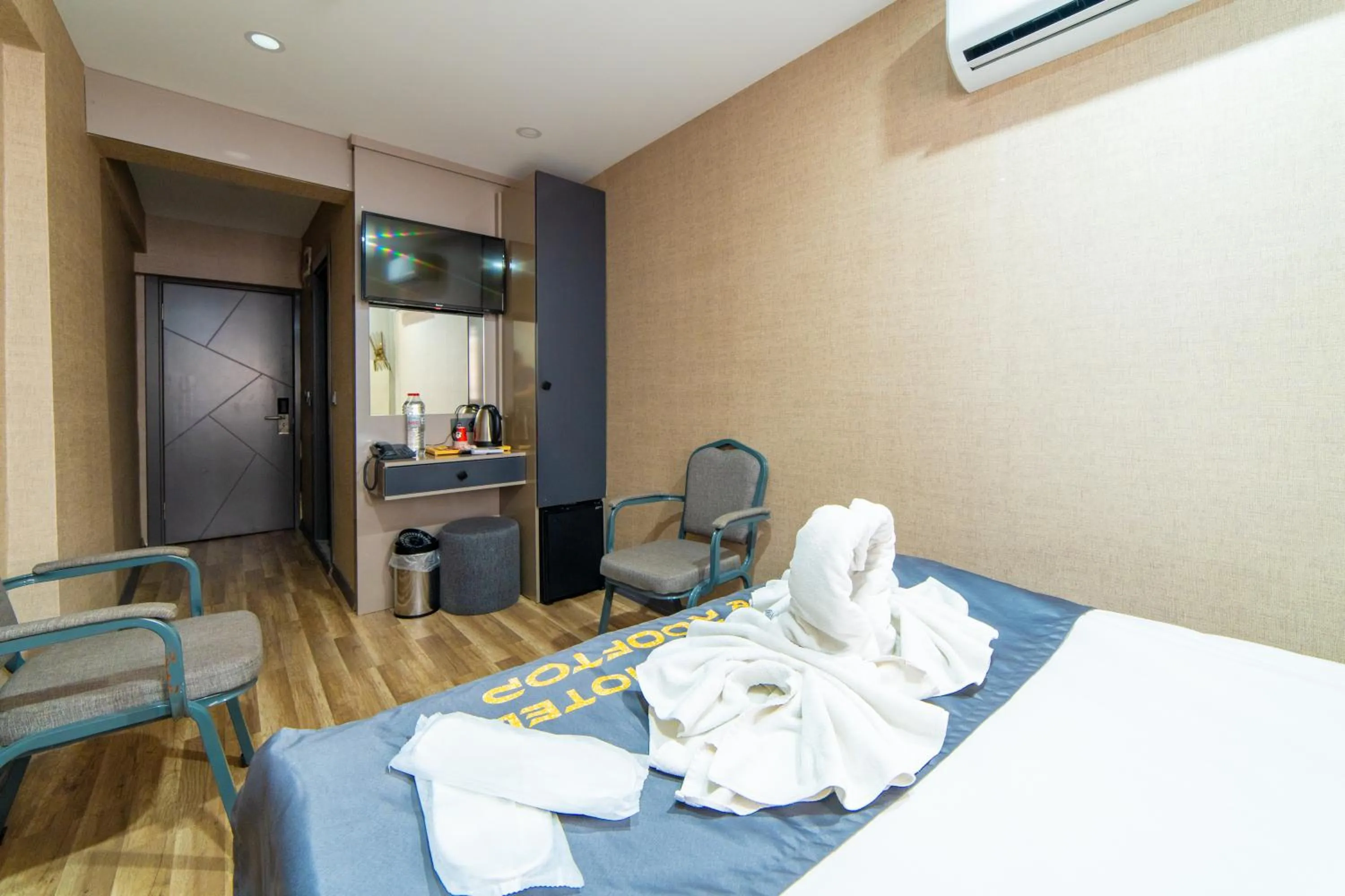 TV and multimedia in Miss Royal Hotel & SPA