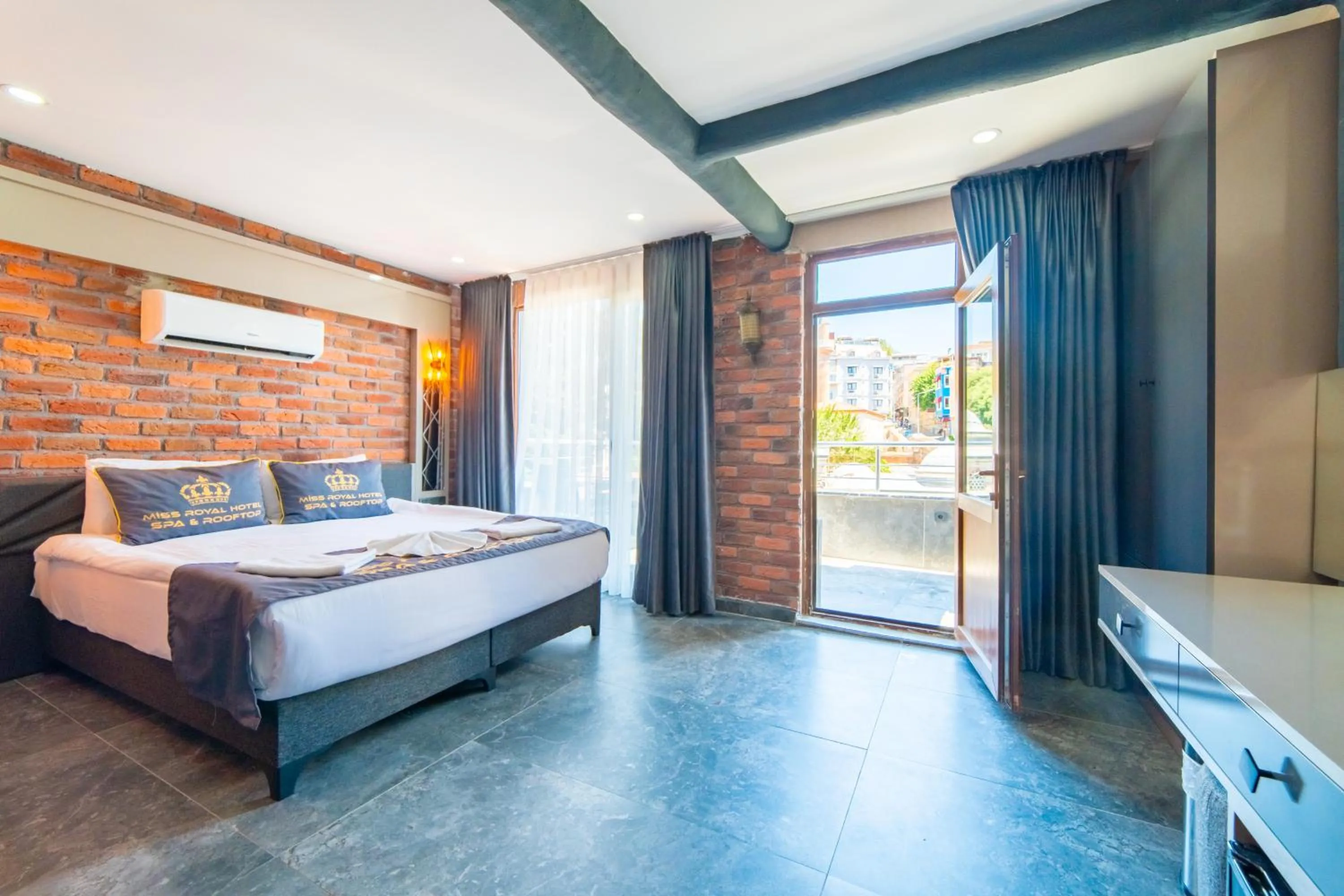 Bed in Miss Royal Hotel & SPA