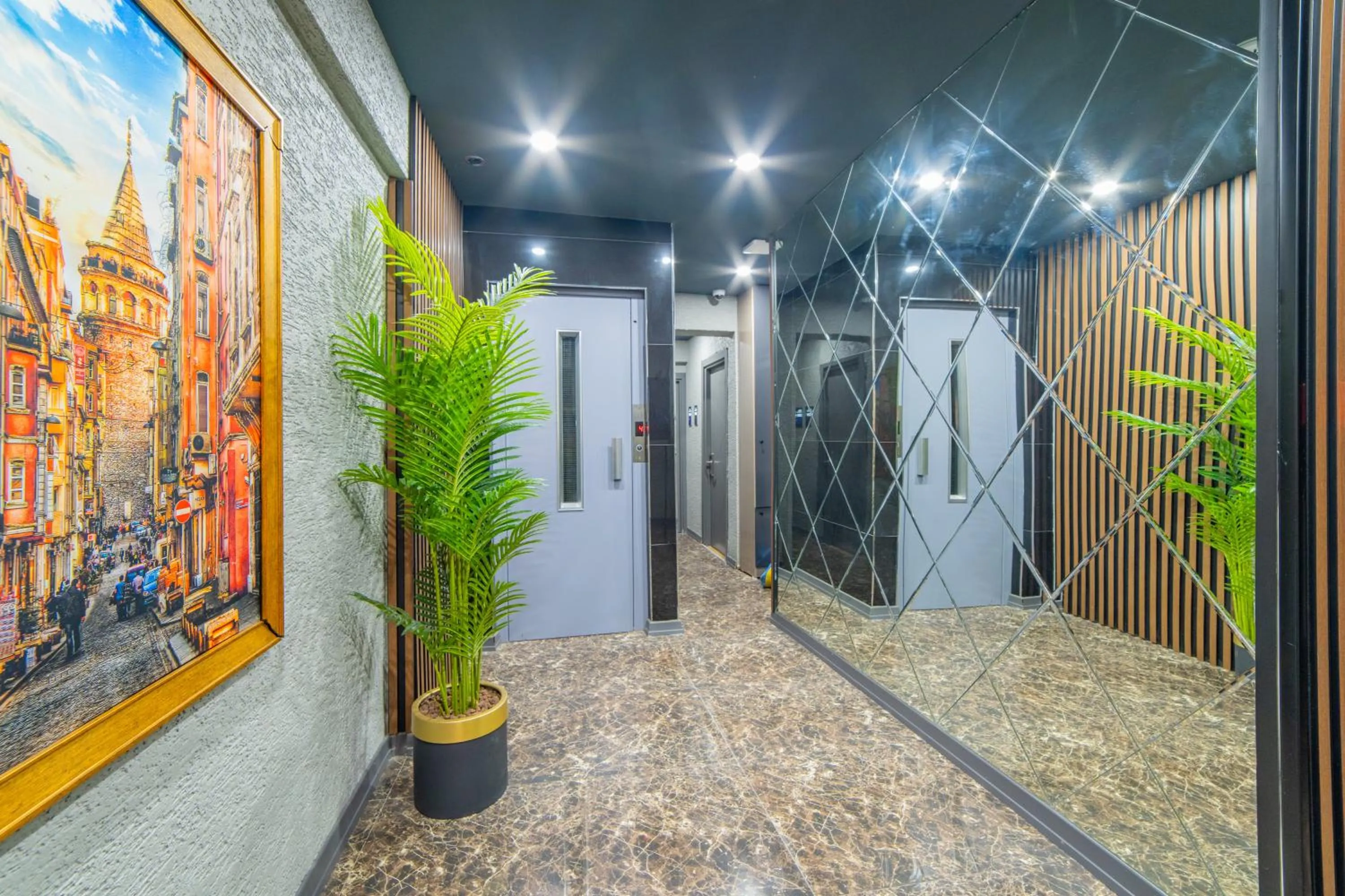 elevator in Miss Royal Hotel & SPA