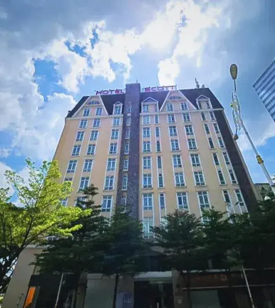 Property building in Scott Hotel KL Sentral Property building in Scott Hotel KL Sentral