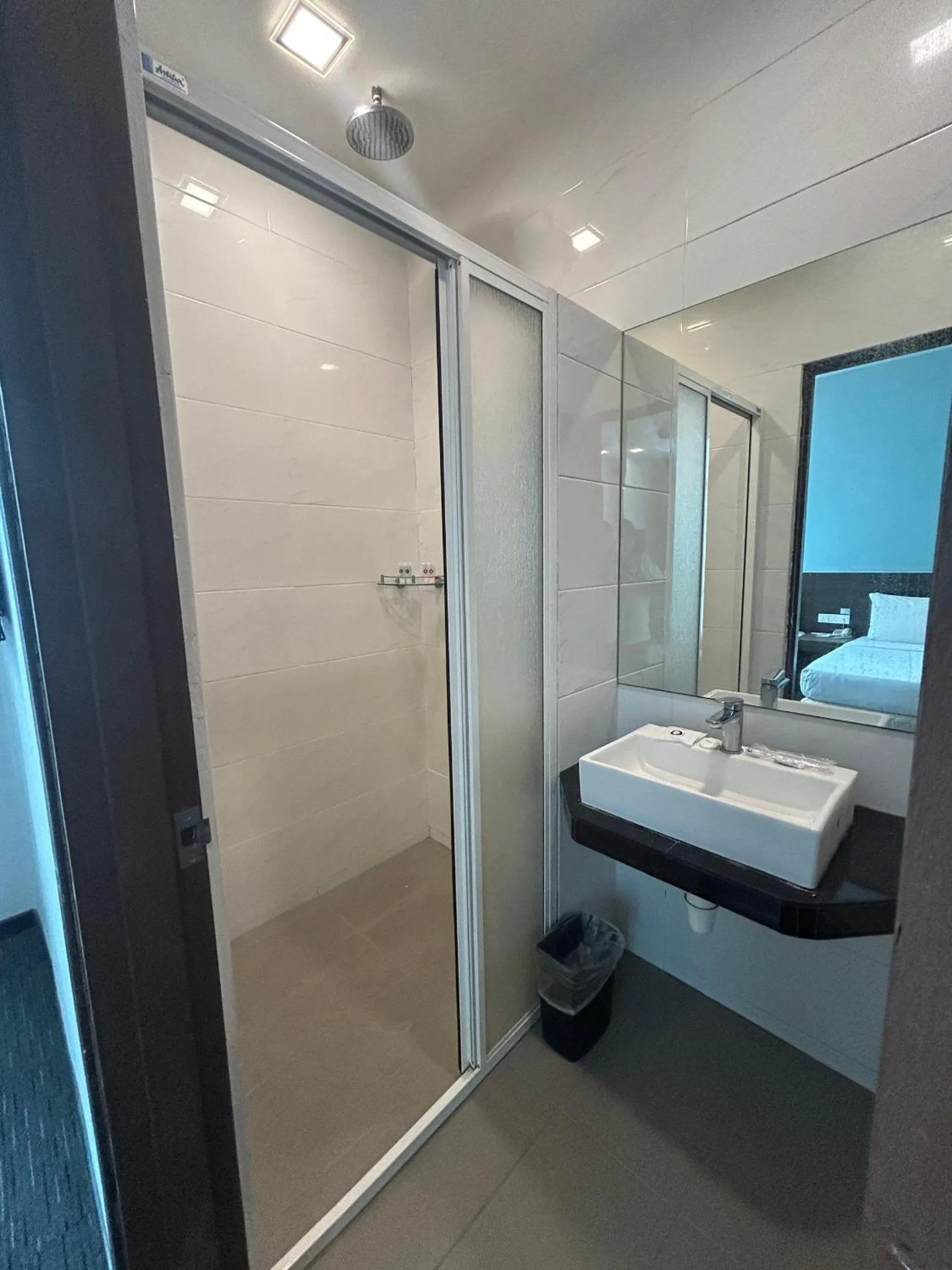 Shower in Scott Hotel KL Sentral