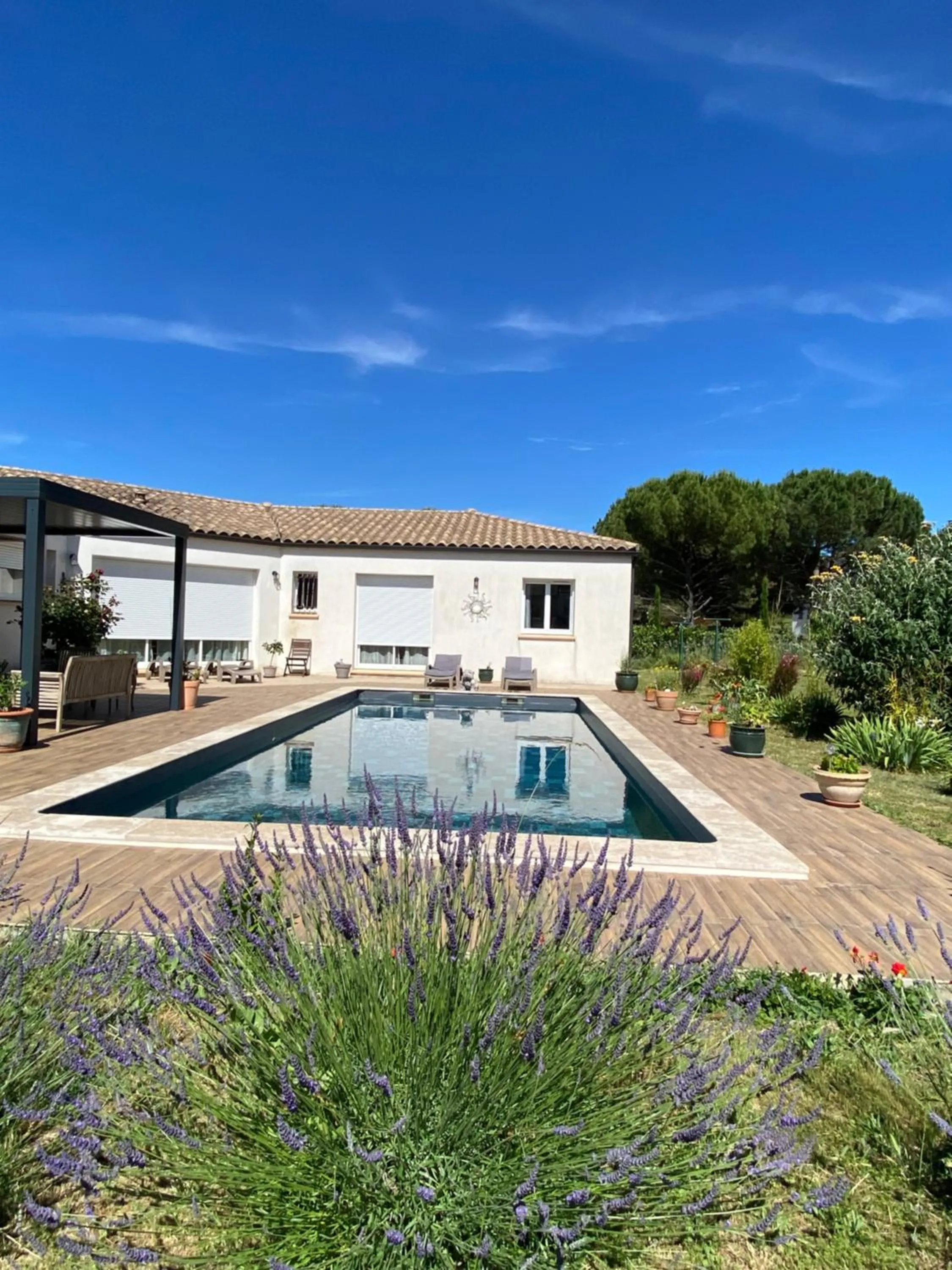 Property building in La Rosela de la Cité