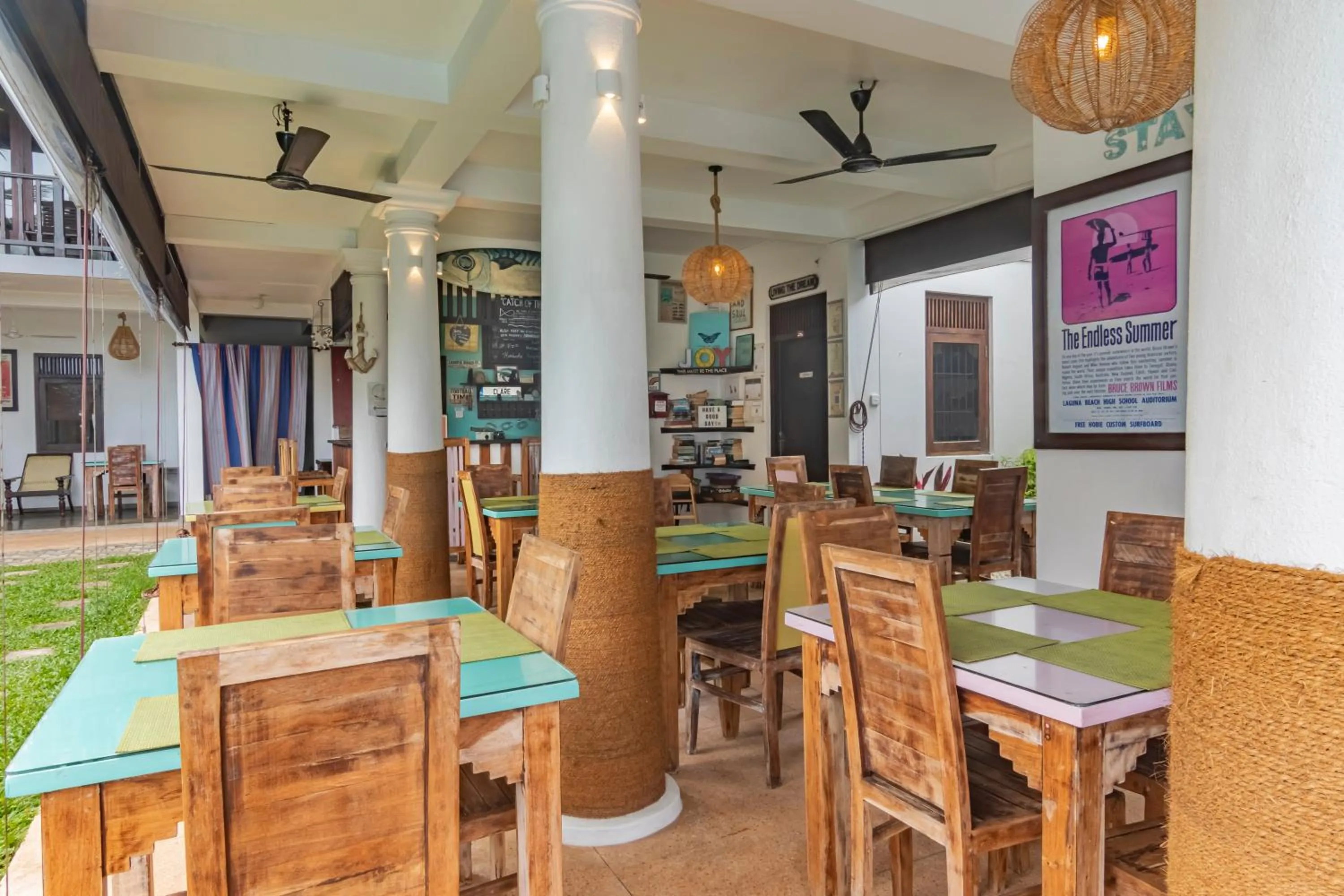 Restaurant/places to eat in Lion's Rest