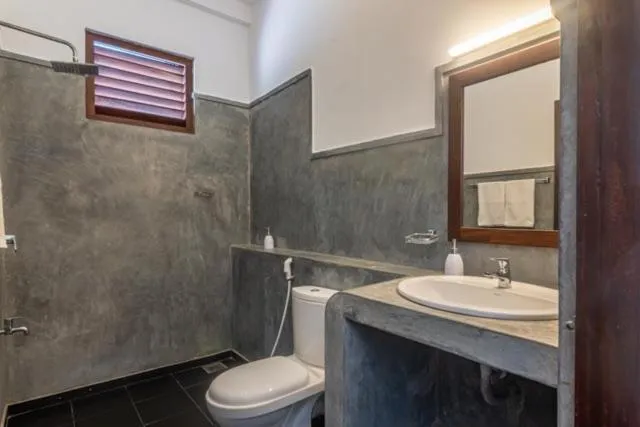 Shower in Lion's Rest