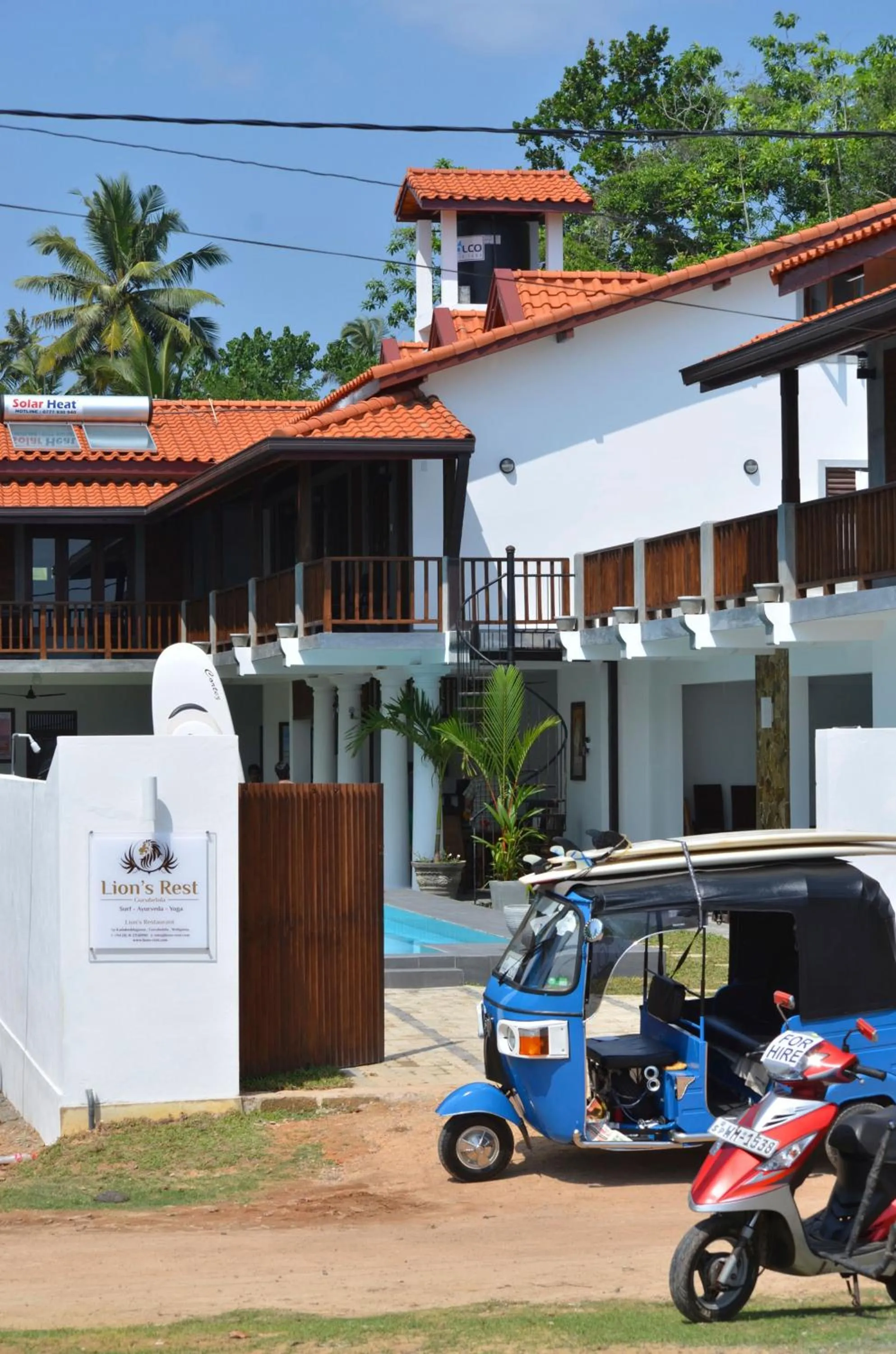 Facade/entrance in Lion's Rest