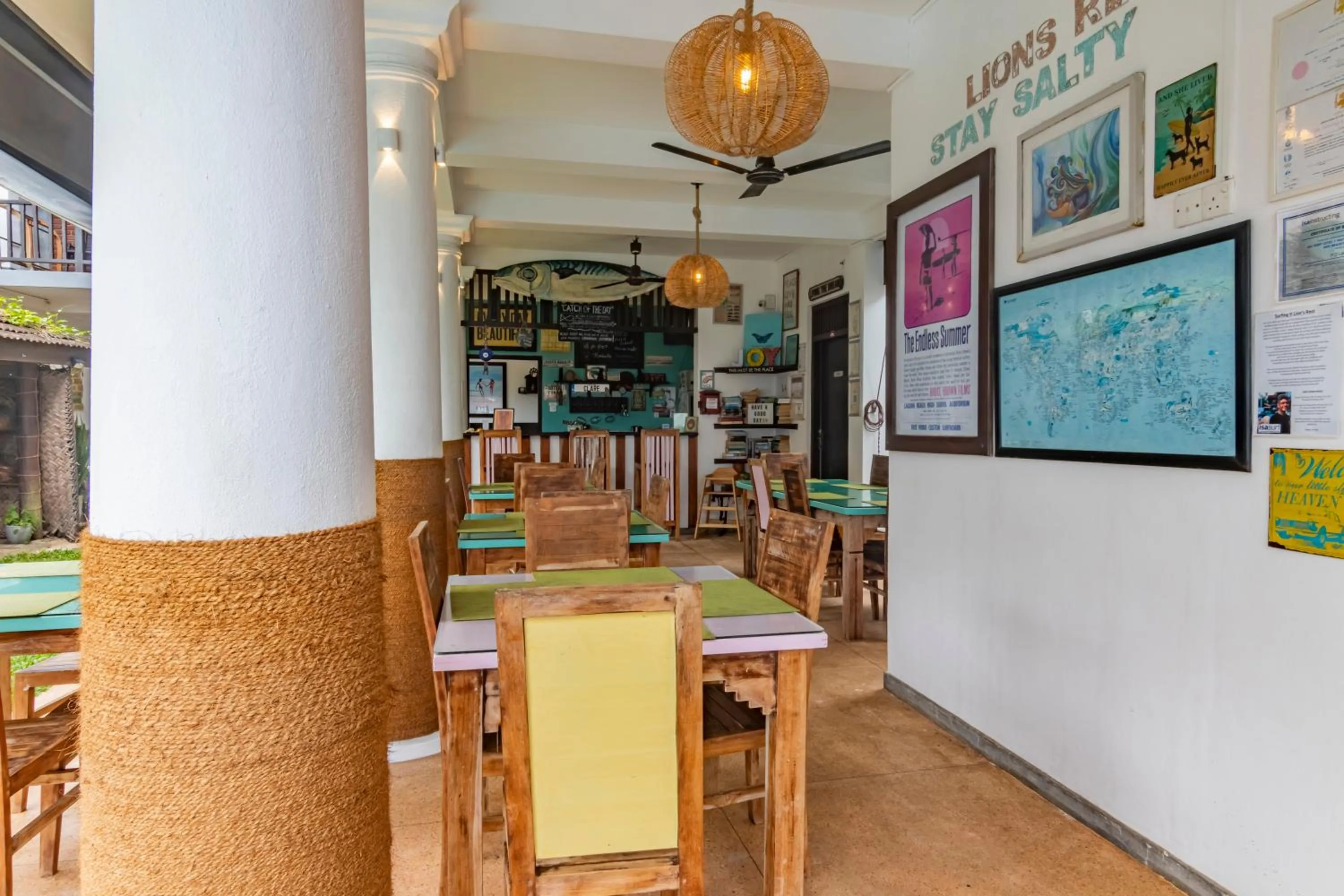 Restaurant/places to eat in Lion's Rest