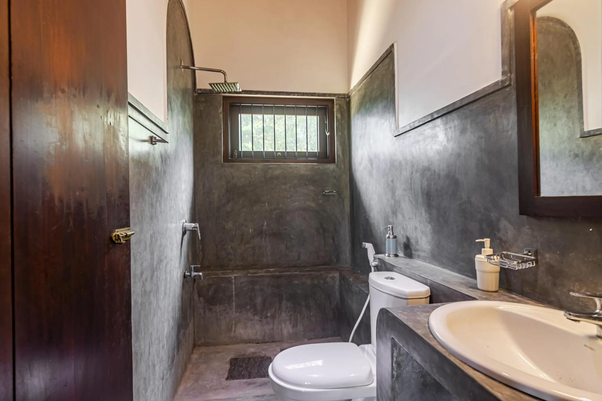 Shower in Lion's Rest