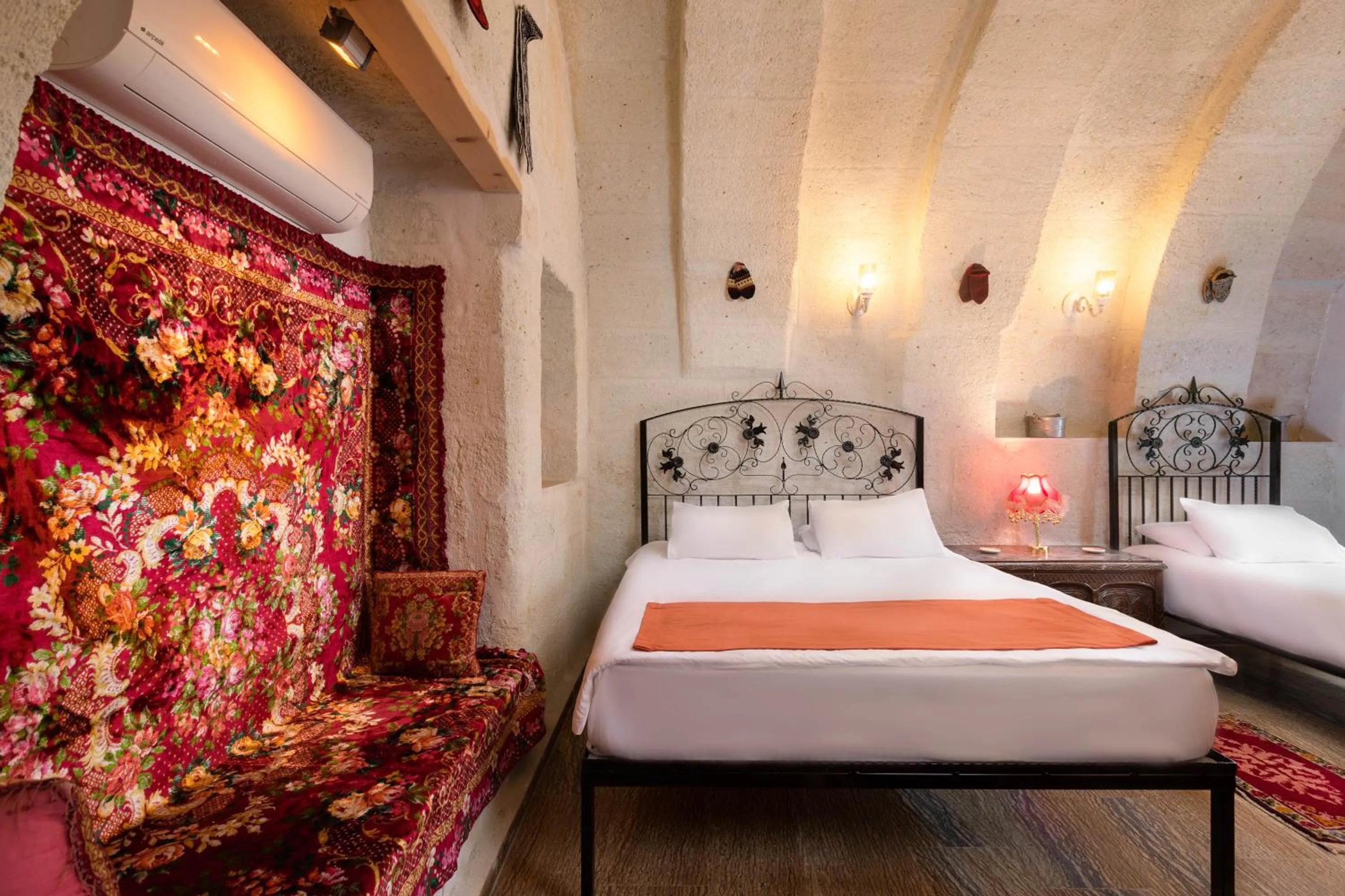 Bed in HacıAşık Konağı Butik Hotel