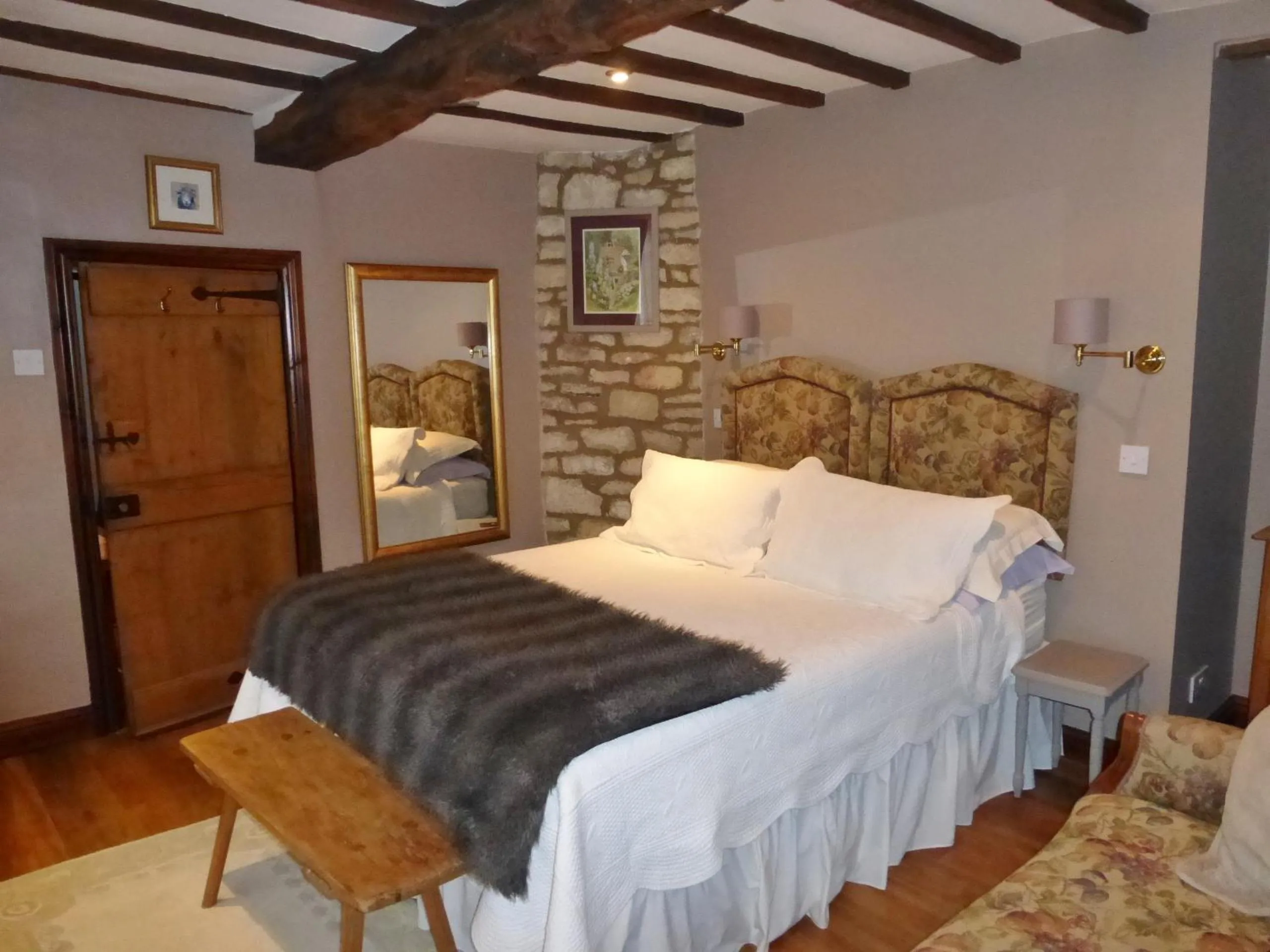 Bedroom, Bed in Badgers Hall