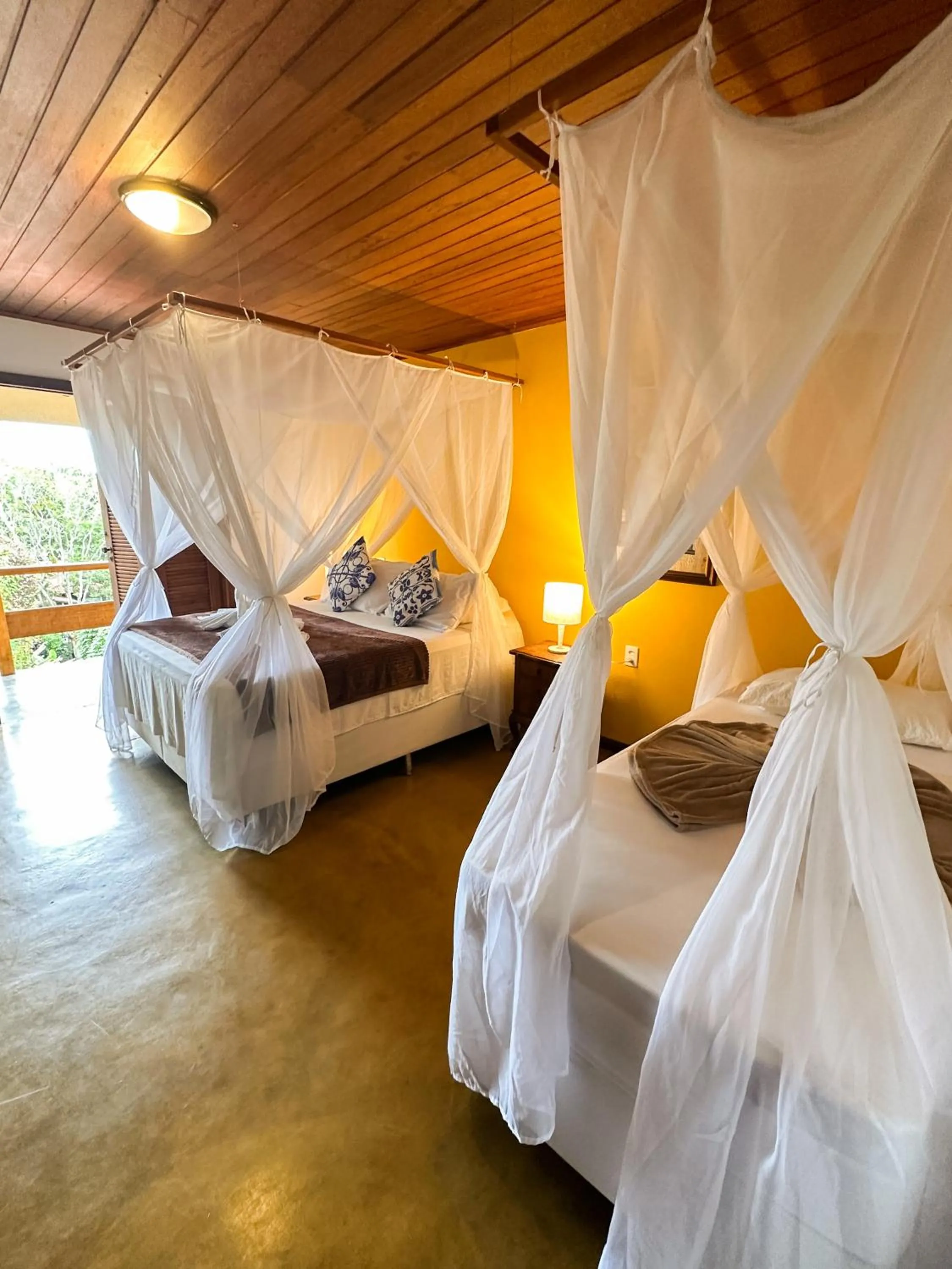 Bed in Pousada Arraial Colonial, Localizada no Centrinho e de Fácil Acesso a Praia e a Rua Mucugê